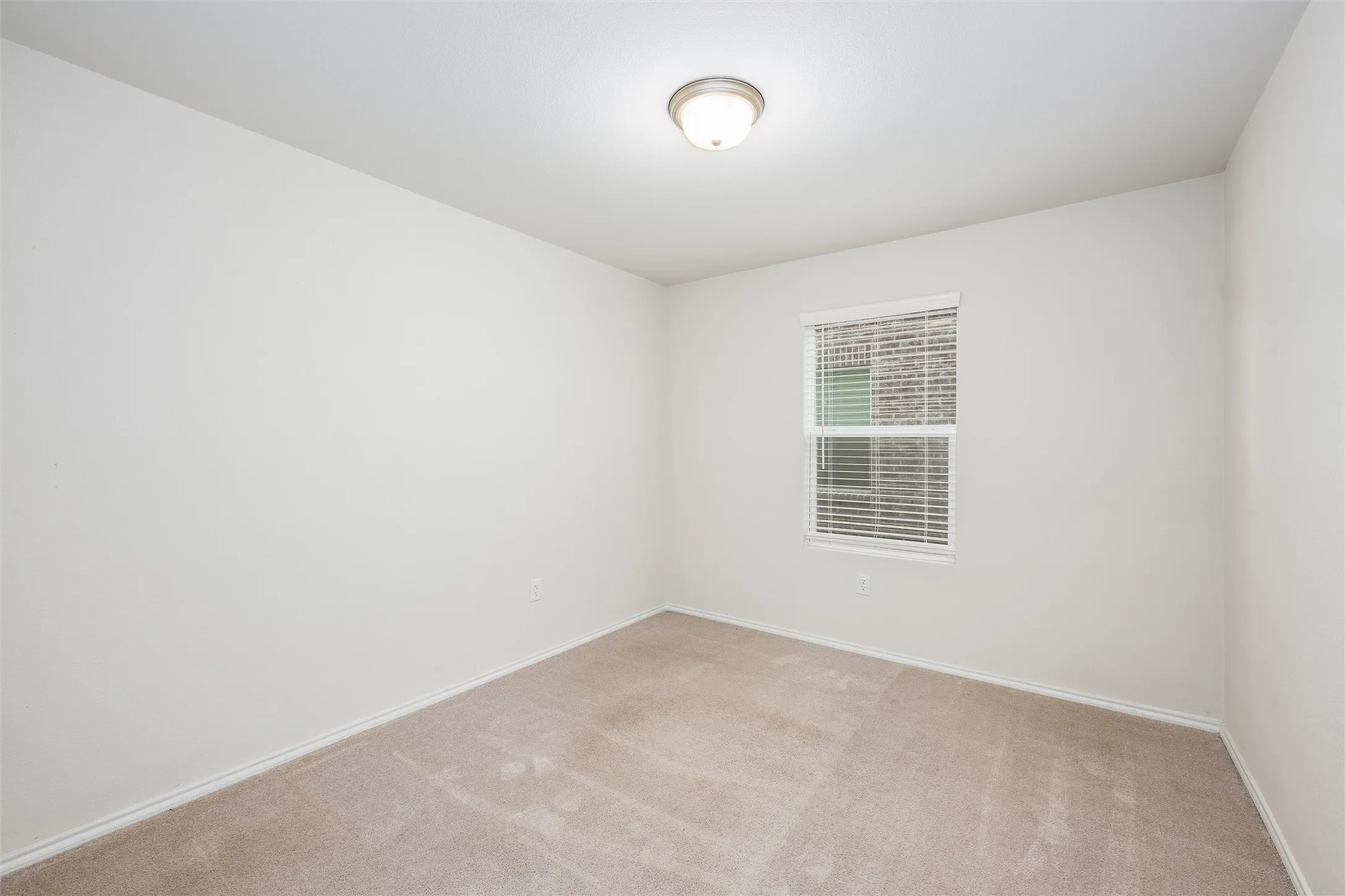 Single Family Residence For Sale in Grayson County , 321 Glenwick Lane, Van Alstyne, Texas 75495, 4 Bedroom, 3 Bathroom, 2 Garage spaces, 2,395 Sqft, built in 2022, mls#21353579, Real Estate Agent in Van Alstyne, Homes For Sale in Grayson county, Homes For Sale in Van Alstyne, Realtor in Van Alstyne Texas, Real Estate Brokerage Independent Realty Texas, Luminita Cordes Realtor