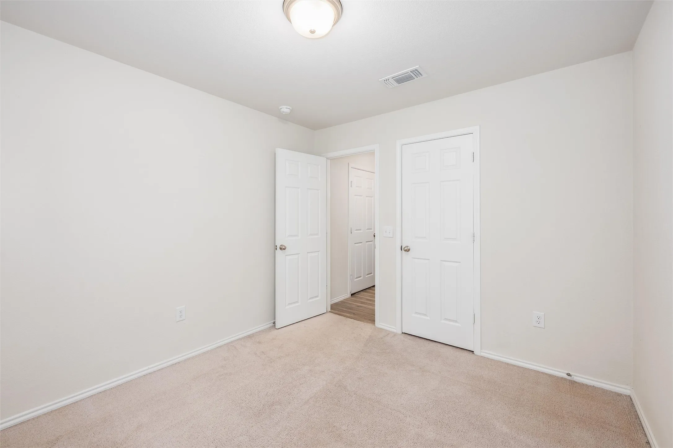 Single Family Residence For Sale in Grayson County , 321 Glenwick Lane, Van Alstyne, Texas 75495, 4 Bedroom, 3 Bathroom, 2 Garage spaces, 2,395 Sqft, built in 2022, mls#21353579, Real Estate Agent in Van Alstyne, Homes For Sale in Grayson county, Homes For Sale in Van Alstyne, Realtor in Van Alstyne Texas, Real Estate Brokerage Independent Realty Texas, Luminita Cordes Realtor