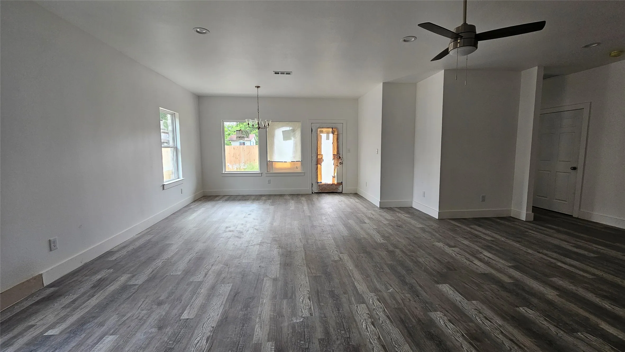 Single Family Residence For Rent in Kaufman County , 804 S Catherine Street, Terrell, Texas 75160, 4 Bedroom, 3 Bathroom, 2 Garage spaces, 2,100 Sqft, built in 2026, mls#21353581, Real Estate Agent in Terrell, Homes For Rent in Kaufman county, Homes For Rent in Terrell, Realtor in Terrell Texas, Real Estate Brokerage Independent Realty Texas, Luminita Cordes Realtor