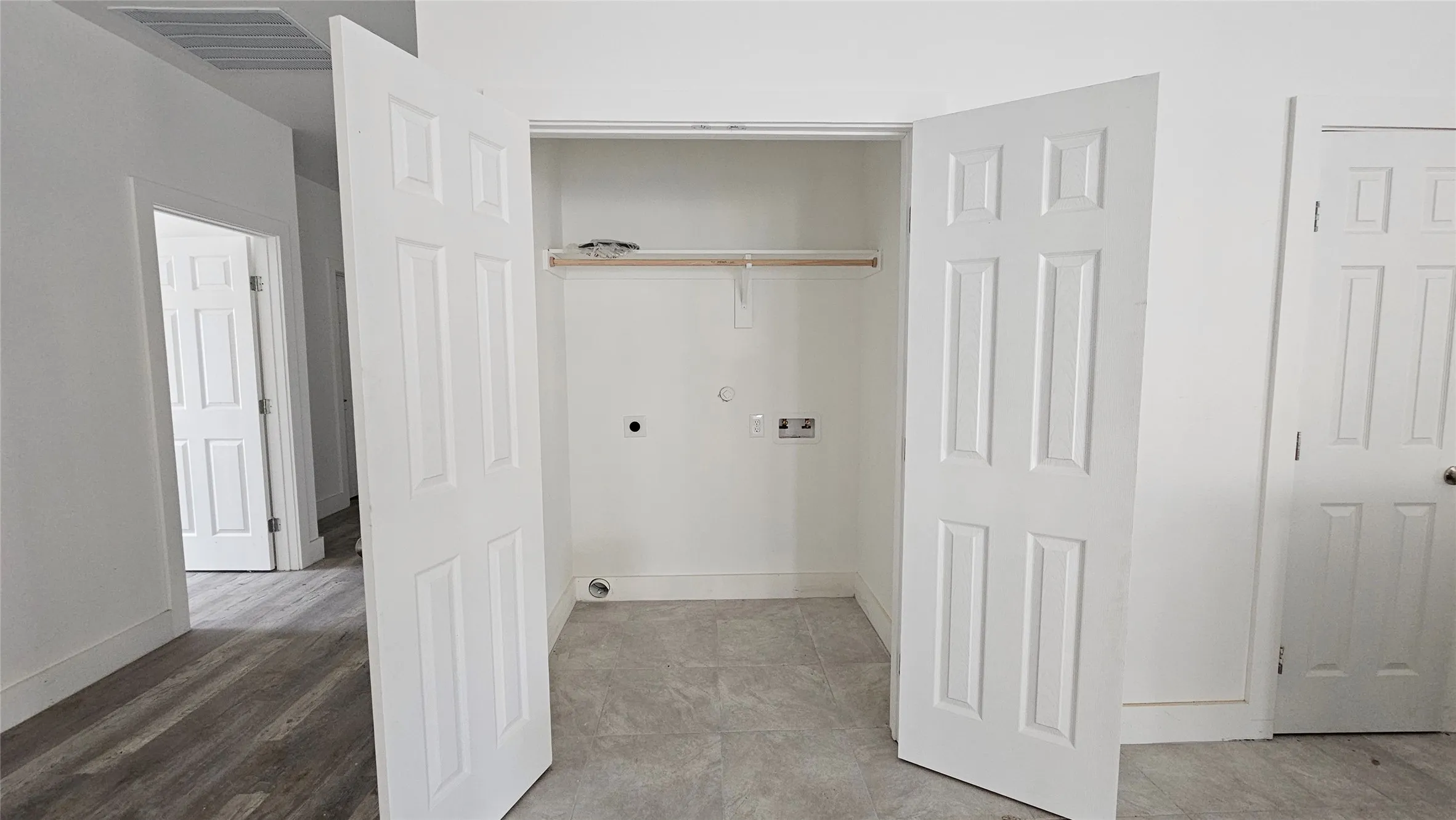 Single Family Residence For Rent in Kaufman County , 804 S Catherine Street, Terrell, Texas 75160, 4 Bedroom, 3 Bathroom, 2 Garage spaces, 2,100 Sqft, built in 2026, mls#21353581, Real Estate Agent in Terrell, Homes For Rent in Kaufman county, Homes For Rent in Terrell, Realtor in Terrell Texas, Real Estate Brokerage Independent Realty Texas, Luminita Cordes Realtor