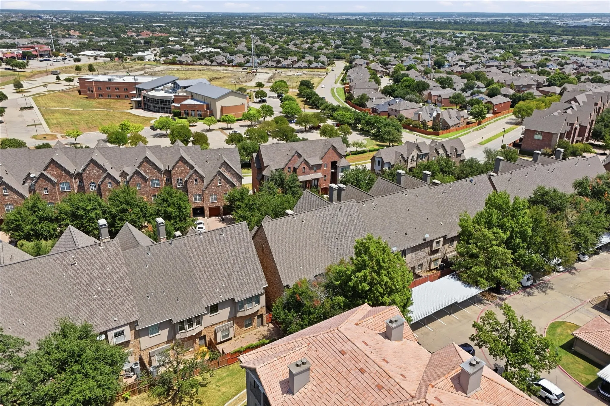 Townhouse For Sale in Dallas County , 748 Rockingham Drive, Irving, Texas 75063, 3 Bedroom, 3 Bathroom, 2 Garage spaces, 2,632 Sqft, built in 2006, mls#21353353, Real Estate Agent in Irving, Homes For Sale in Dallas county, Homes For Sale in Irving, Realtor in Irving Texas, Real Estate Brokerage Independent Realty Texas, Luminita Cordes Realtor