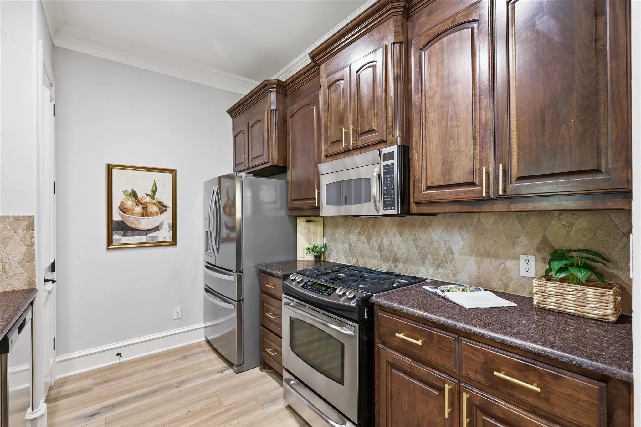 Townhouse For Sale in Dallas County , 748 Rockingham Drive, Irving, Texas 75063, 3 Bedroom, 3 Bathroom, 2 Garage spaces, 2,632 Sqft, built in 2006, mls#21353353, Real Estate Agent in Irving, Homes For Sale in Dallas county, Homes For Sale in Irving, Realtor in Irving Texas, Real Estate Brokerage Independent Realty Texas, Luminita Cordes Realtor