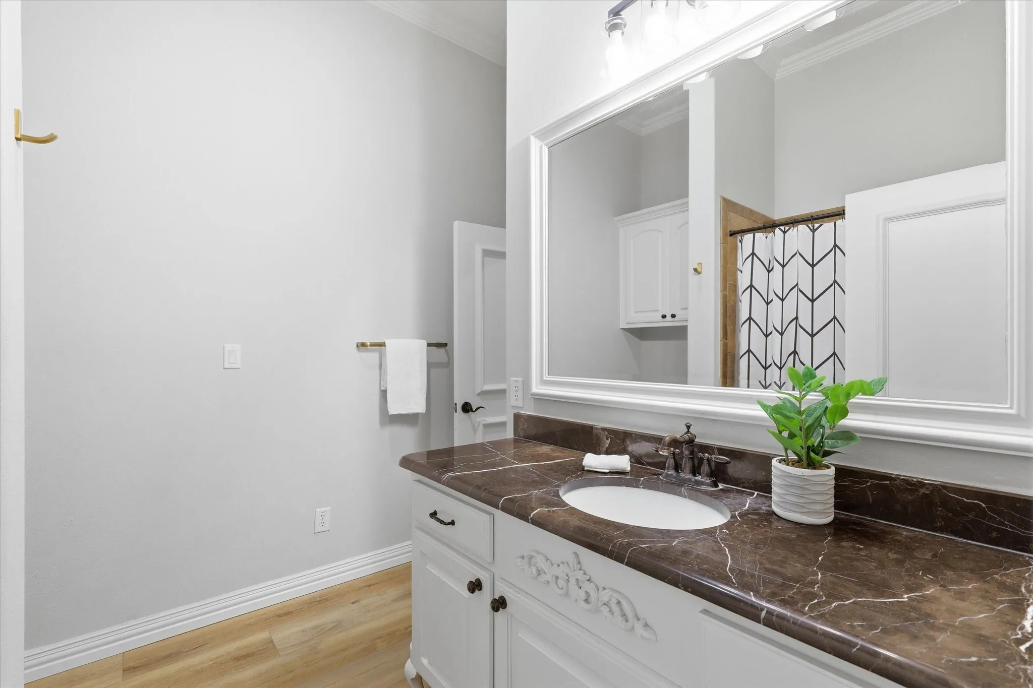 Townhouse For Sale in Dallas County , 748 Rockingham Drive, Irving, Texas 75063, 3 Bedroom, 3 Bathroom, 2 Garage spaces, 2,632 Sqft, built in 2006, mls#21353353, Real Estate Agent in Irving, Homes For Sale in Dallas county, Homes For Sale in Irving, Realtor in Irving Texas, Real Estate Brokerage Independent Realty Texas, Luminita Cordes Realtor