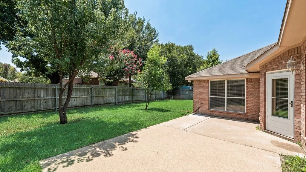 Single Family Residence For Sale in Tarrant County , 2311 Forest Park Circle, Mansfield, Texas 76063, 4 Bedroom, 2 Bathroom, 2 Garage spaces, 2,143 Sqft, built in 2001, mls#21353293, Real Estate Agent in Mansfield, Homes For Sale in Tarrant county, Homes For Sale in Mansfield, Realtor in Mansfield Texas, Real Estate Brokerage Independent Realty Texas, Luminita Cordes Realtor
