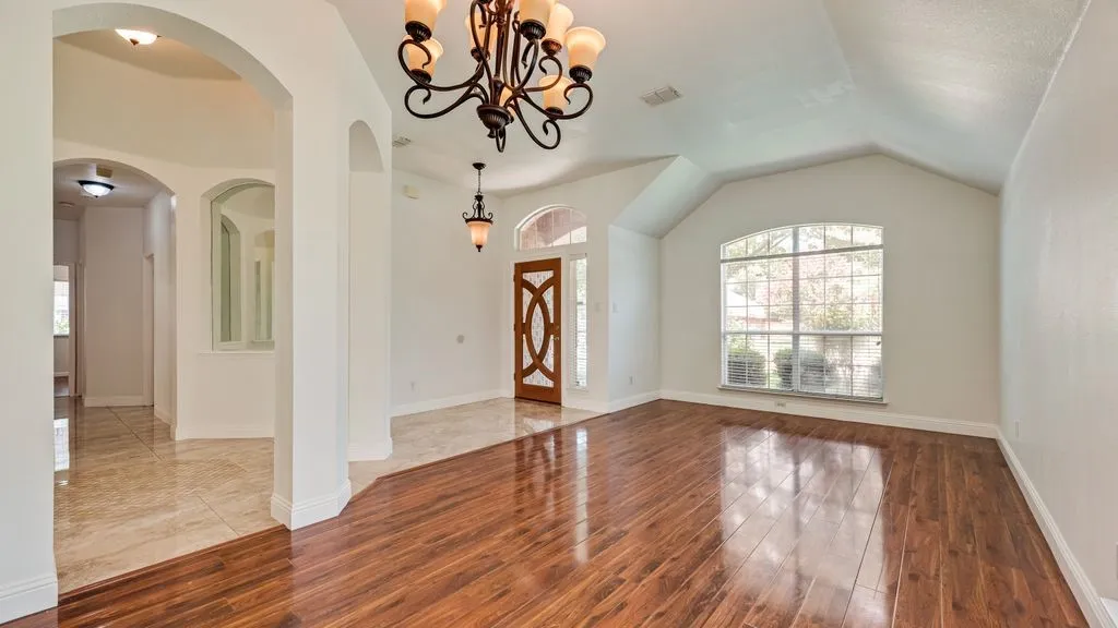 Single Family Residence For Sale in Tarrant County , 2311 Forest Park Circle, Mansfield, Texas 76063, 4 Bedroom, 2 Bathroom, 2 Garage spaces, 2,143 Sqft, built in 2001, mls#21353293, Real Estate Agent in Mansfield, Homes For Sale in Tarrant county, Homes For Sale in Mansfield, Realtor in Mansfield Texas, Real Estate Brokerage Independent Realty Texas, Luminita Cordes Realtor