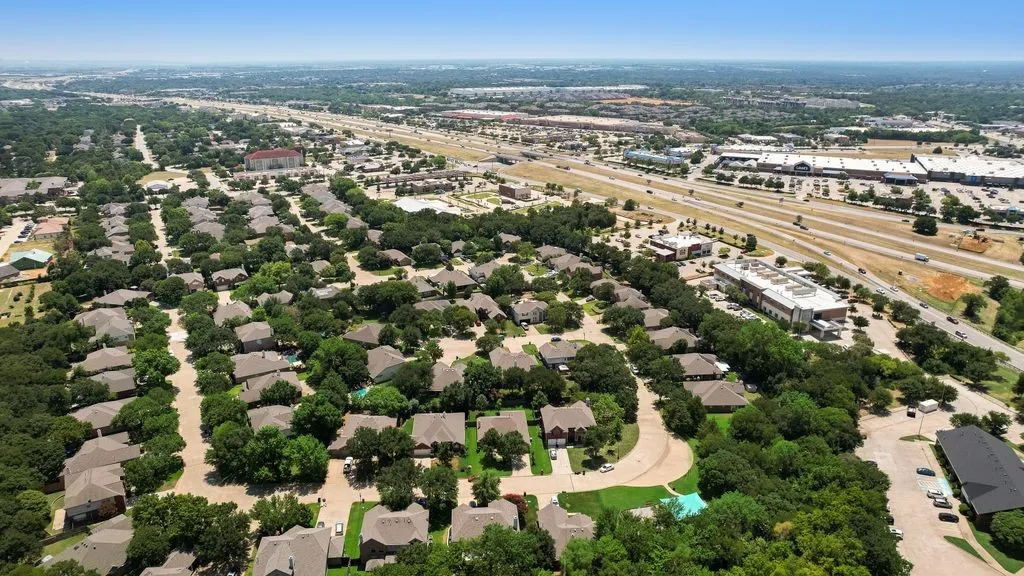 Single Family Residence For Sale in Tarrant County , 2311 Forest Park Circle, Mansfield, Texas 76063, 4 Bedroom, 2 Bathroom, 2 Garage spaces, 2,143 Sqft, built in 2001, mls#21353293, Real Estate Agent in Mansfield, Homes For Sale in Tarrant county, Homes For Sale in Mansfield, Realtor in Mansfield Texas, Real Estate Brokerage Independent Realty Texas, Luminita Cordes Realtor
