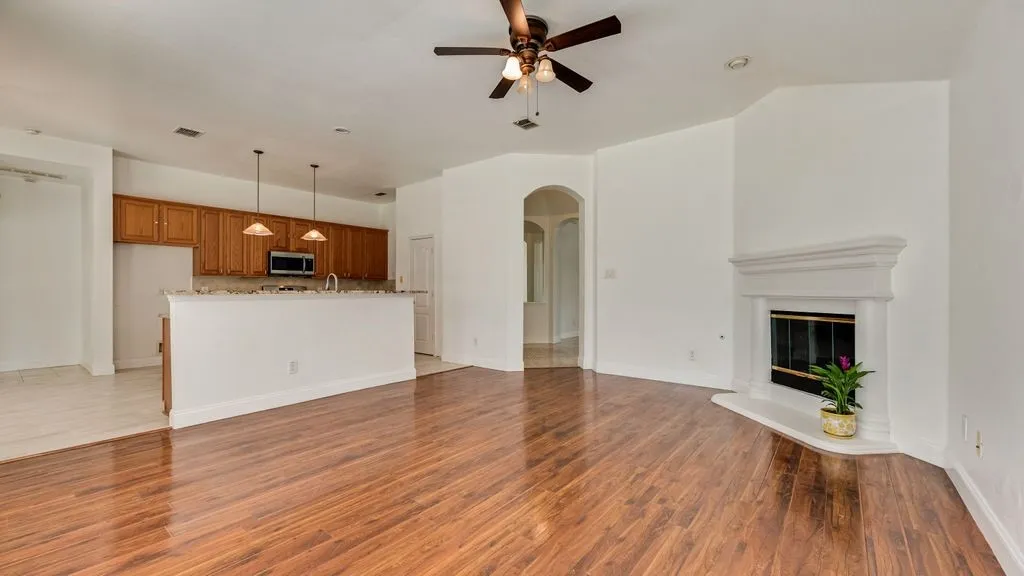 Single Family Residence For Sale in Tarrant County , 2311 Forest Park Circle, Mansfield, Texas 76063, 4 Bedroom, 2 Bathroom, 2 Garage spaces, 2,143 Sqft, built in 2001, mls#21353293, Real Estate Agent in Mansfield, Homes For Sale in Tarrant county, Homes For Sale in Mansfield, Realtor in Mansfield Texas, Real Estate Brokerage Independent Realty Texas, Luminita Cordes Realtor