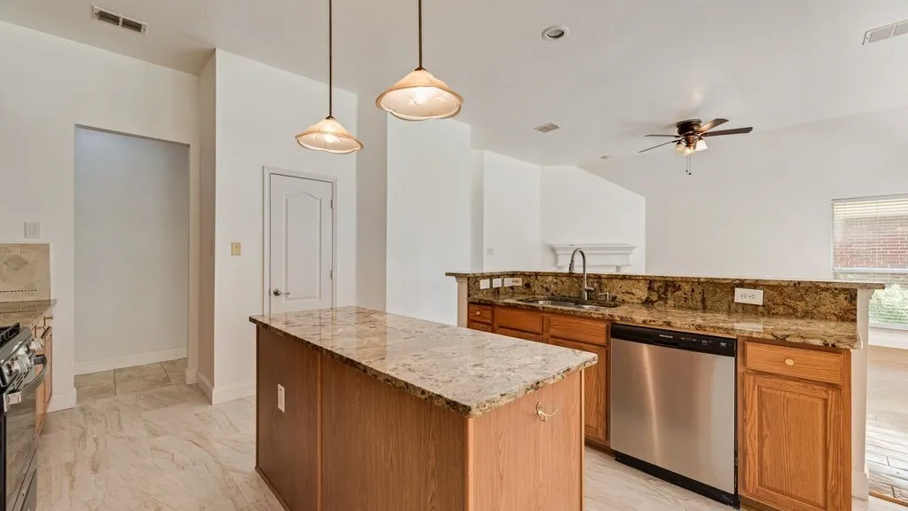 Single Family Residence For Sale in Tarrant County , 2311 Forest Park Circle, Mansfield, Texas 76063, 4 Bedroom, 2 Bathroom, 2 Garage spaces, 2,143 Sqft, built in 2001, mls#21353293, Real Estate Agent in Mansfield, Homes For Sale in Tarrant county, Homes For Sale in Mansfield, Realtor in Mansfield Texas, Real Estate Brokerage Independent Realty Texas, Luminita Cordes Realtor