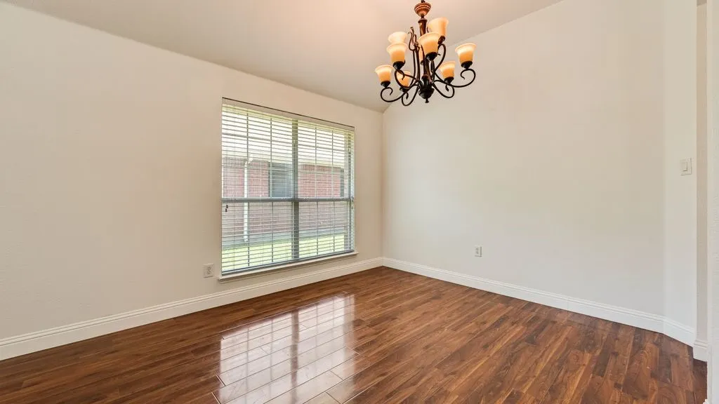 Single Family Residence For Sale in Tarrant County , 2311 Forest Park Circle, Mansfield, Texas 76063, 4 Bedroom, 2 Bathroom, 2 Garage spaces, 2,143 Sqft, built in 2001, mls#21353293, Real Estate Agent in Mansfield, Homes For Sale in Tarrant county, Homes For Sale in Mansfield, Realtor in Mansfield Texas, Real Estate Brokerage Independent Realty Texas, Luminita Cordes Realtor