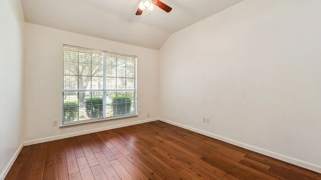 Single Family Residence For Sale in Tarrant County , 2311 Forest Park Circle, Mansfield, Texas 76063, 4 Bedroom, 2 Bathroom, 2 Garage spaces, 2,143 Sqft, built in 2001, mls#21353293, Real Estate Agent in Mansfield, Homes For Sale in Tarrant county, Homes For Sale in Mansfield, Realtor in Mansfield Texas, Real Estate Brokerage Independent Realty Texas, Luminita Cordes Realtor