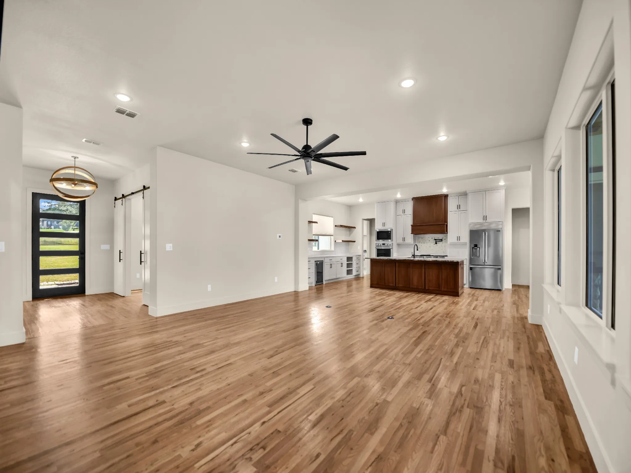 Single Family Residence For Sale in Parker County , 1050 Kingsley Court, Weatherford, Texas 76087, 4 Bedroom, 3 Bathroom, 3 Garage spaces, 3,060 Sqft, built in 2022, mls#21352992, Real Estate Agent in Weatherford, Homes For Sale in Parker county, Homes For Sale in Weatherford, Realtor in Weatherford Texas, Real Estate Brokerage Independent Realty Texas, Luminita Cordes Realtor