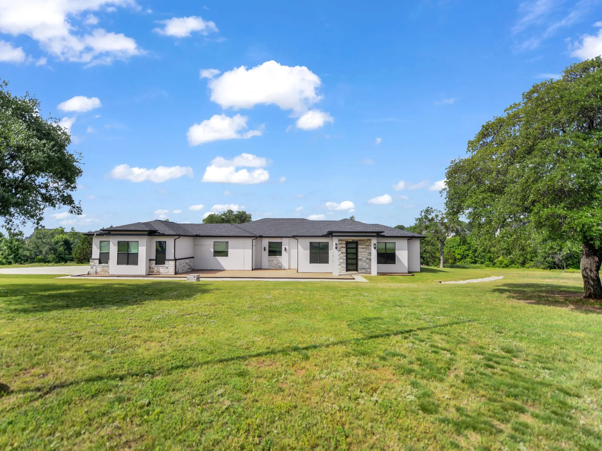 Single Family Residence For Sale in Parker County , 1050 Kingsley Court, Weatherford, Texas 76087, 4 Bedroom, 3 Bathroom, 3 Garage spaces, 3,060 Sqft, built in 2022, mls#21352992, Real Estate Agent in Weatherford, Homes For Sale in Parker county, Homes For Sale in Weatherford, Realtor in Weatherford Texas, Real Estate Brokerage Independent Realty Texas, Luminita Cordes Realtor