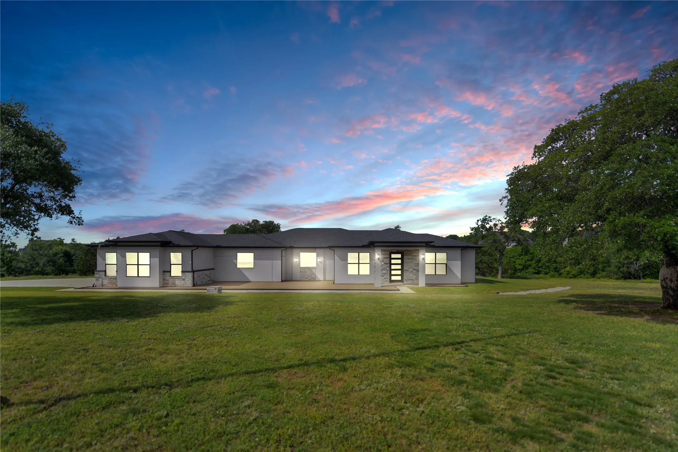 Single Family Residence For Sale in Parker County , 1050 Kingsley Court, Weatherford, Texas 76087, 4 Bedroom, 3 Bathroom, 3 Garage spaces, 3,060 Sqft, built in 2022, mls#21352992, Real Estate Agent in Weatherford, Homes For Sale in Parker county, Homes For Sale in Weatherford, Realtor in Weatherford Texas, Real Estate Brokerage Independent Realty Texas, Luminita Cordes Realtor
