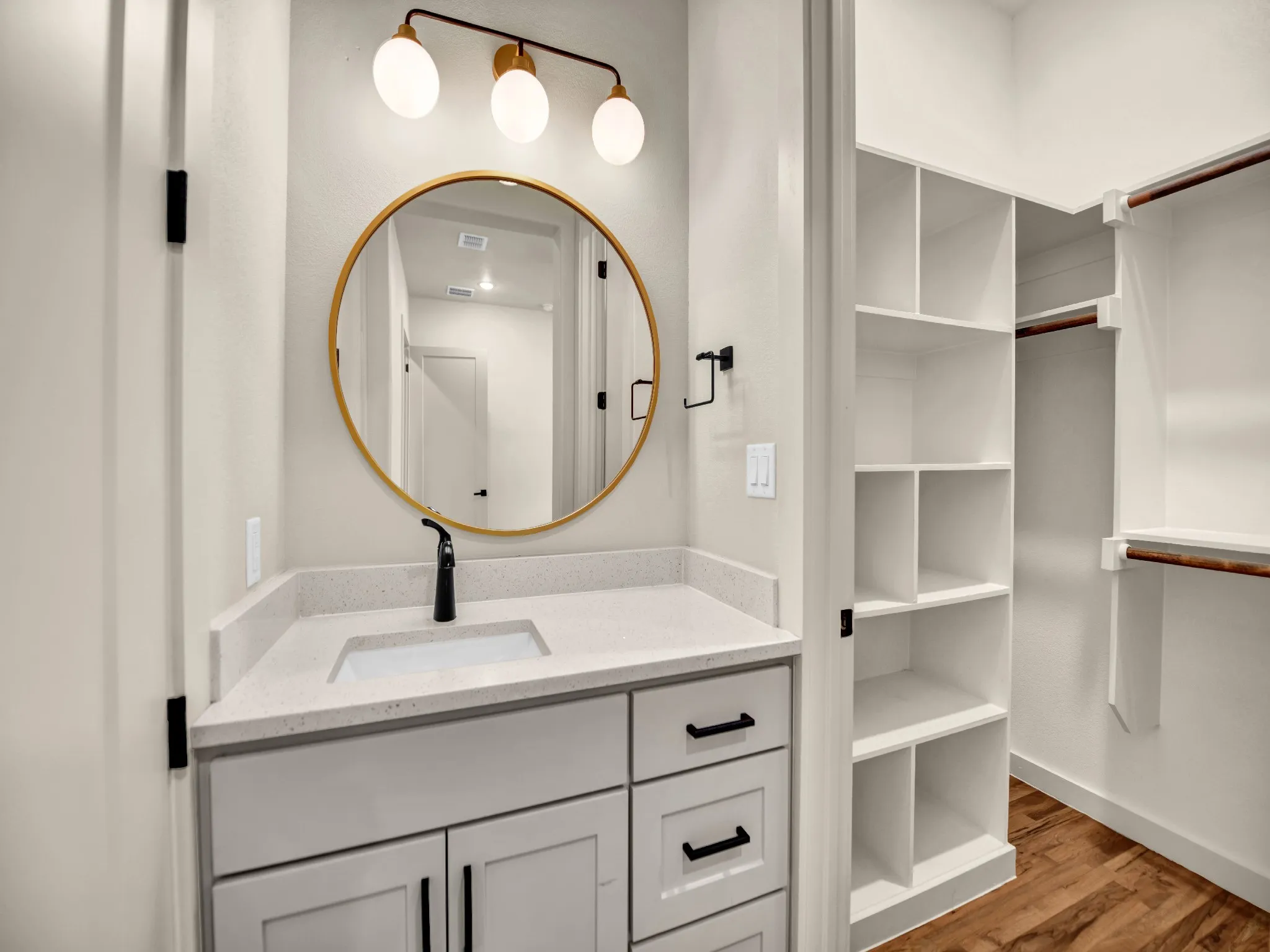 Single Family Residence For Sale in Parker County , 1050 Kingsley Court, Weatherford, Texas 76087, 4 Bedroom, 3 Bathroom, 3 Garage spaces, 3,060 Sqft, built in 2022, mls#21352992, Real Estate Agent in Weatherford, Homes For Sale in Parker county, Homes For Sale in Weatherford, Realtor in Weatherford Texas, Real Estate Brokerage Independent Realty Texas, Luminita Cordes Realtor