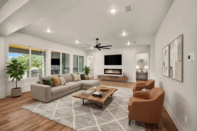 Single Family Residence For Sale in Parker County , 1050 Kingsley Court, Weatherford, Texas 76087, 4 Bedroom, 3 Bathroom, 3 Garage spaces, 3,060 Sqft, built in 2022, mls#21352992, Real Estate Agent in Weatherford, Homes For Sale in Parker county, Homes For Sale in Weatherford, Realtor in Weatherford Texas, Real Estate Brokerage Independent Realty Texas, Luminita Cordes Realtor