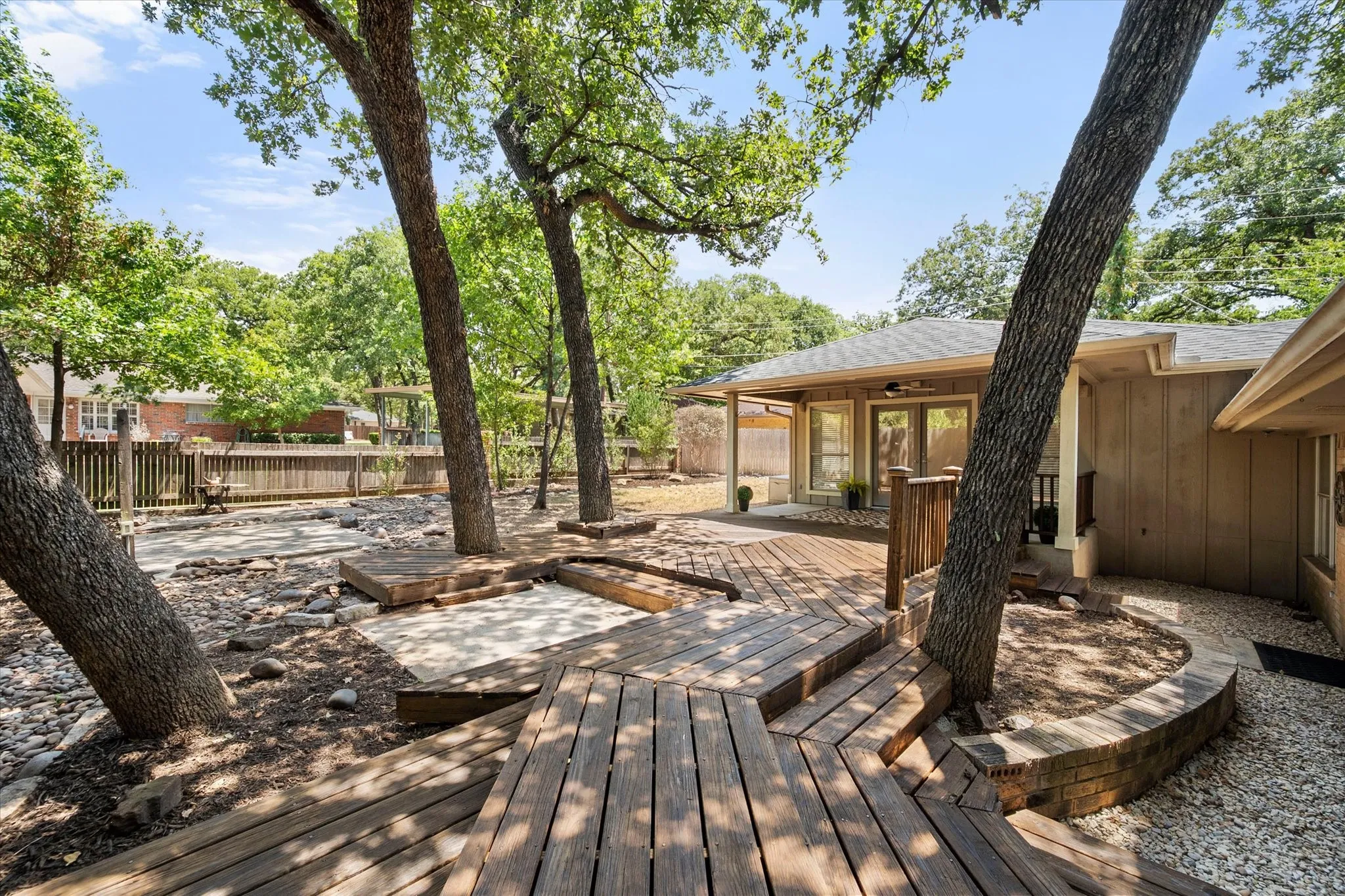 Single Family Residence For Sale in Tarrant County , 3603 Yorkshire Drive, Arlington, Texas 76013, 3 Bedroom, 2 Bathroom, 2 Garage spaces, 2,651 Sqft, built in 1970, mls#21353176, Real Estate Agent in Arlington, Homes For Sale in Tarrant county, Homes For Sale in Arlington, Realtor in Arlington Texas, Real Estate Brokerage Independent Realty Texas, Luminita Cordes Realtor