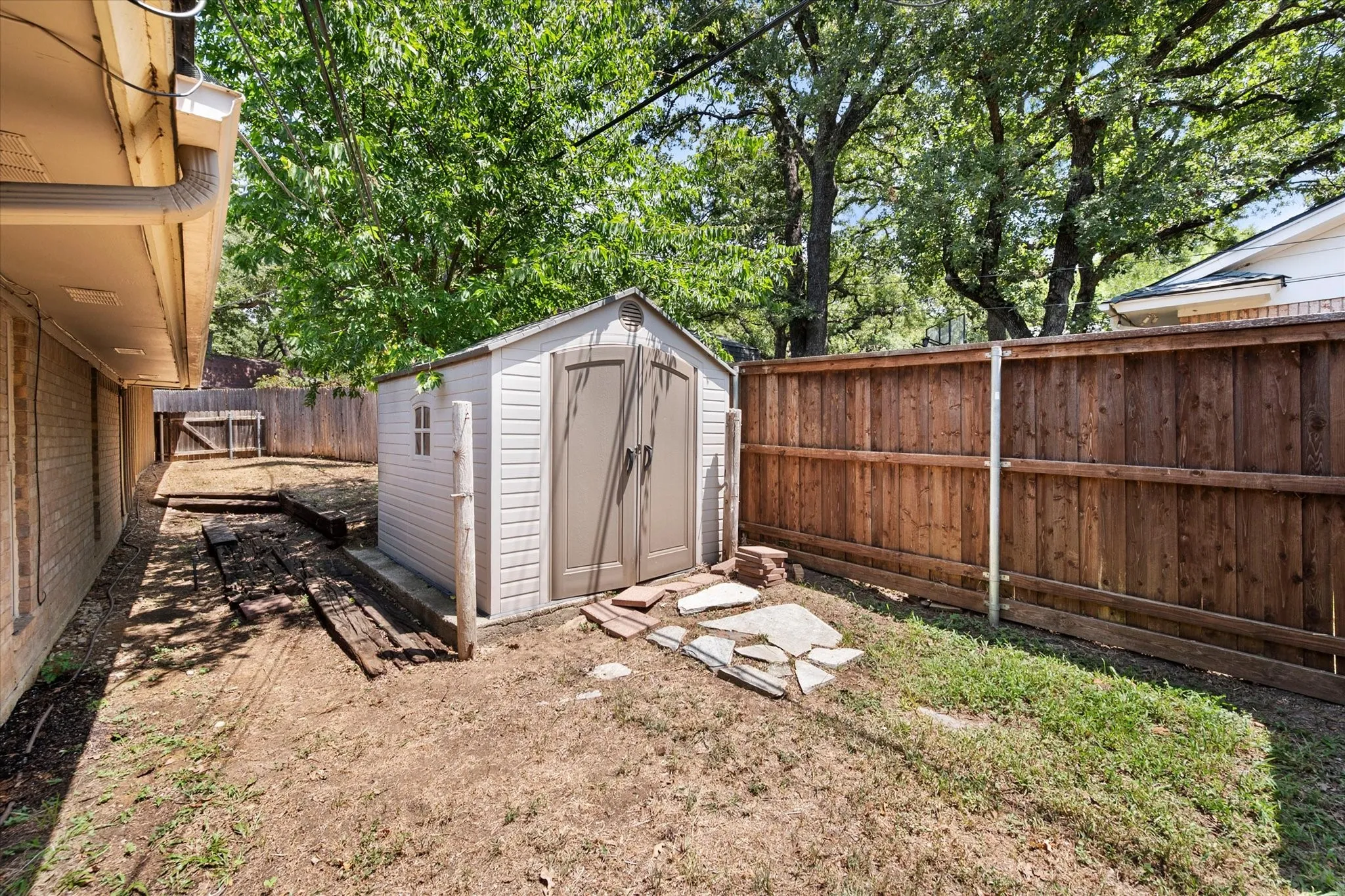 10 x 8 storage shed for extra storage.