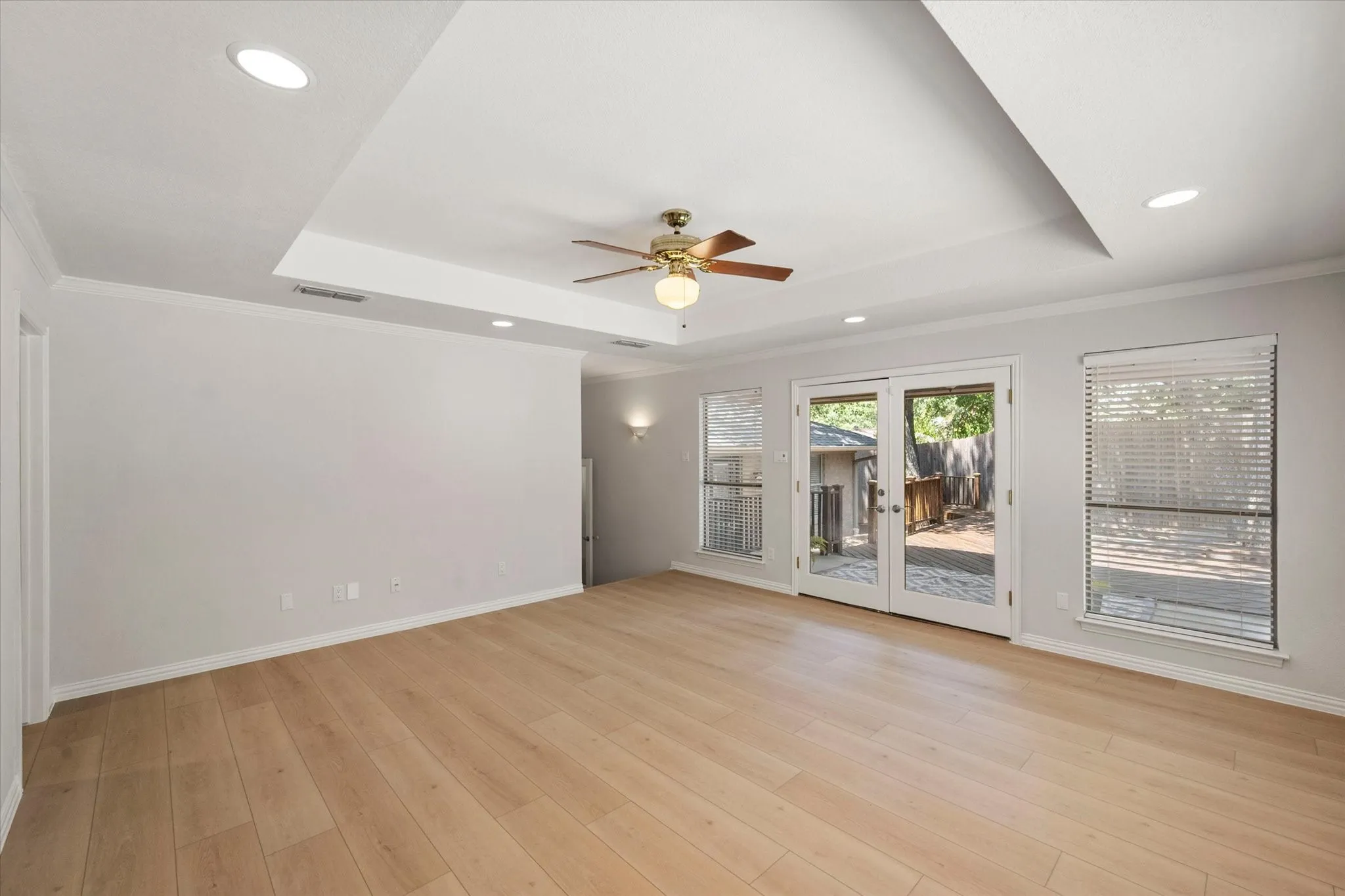 Single Family Residence For Sale in Tarrant County , 3603 Yorkshire Drive, Arlington, Texas 76013, 3 Bedroom, 2 Bathroom, 2 Garage spaces, 2,651 Sqft, built in 1970, mls#21353176, Real Estate Agent in Arlington, Homes For Sale in Tarrant county, Homes For Sale in Arlington, Realtor in Arlington Texas, Real Estate Brokerage Independent Realty Texas, Luminita Cordes Realtor