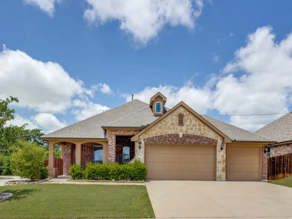 Single Family Residence For Rent in Collin County , 1722 Sherwood Drive, Anna, Texas 75409, 3 Bedroom, 2 Bathroom, 3 Garage spaces, 1,850 Sqft, built in 2018, mls#21353179, Real Estate Agent in Anna, Homes For Rent in Collin county, Homes For Rent in Anna, Realtor in Anna Texas, Real Estate Brokerage Independent Realty Texas, Luminita Cordes Realtor