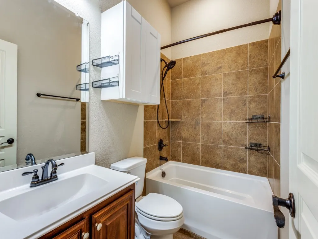Single Family Residence For Rent in Collin County , 1722 Sherwood Drive, Anna, Texas 75409, 3 Bedroom, 2 Bathroom, 3 Garage spaces, 1,850 Sqft, built in 2018, mls#21353179, Real Estate Agent in Anna, Homes For Rent in Collin county, Homes For Rent in Anna, Realtor in Anna Texas, Real Estate Brokerage Independent Realty Texas, Luminita Cordes Realtor