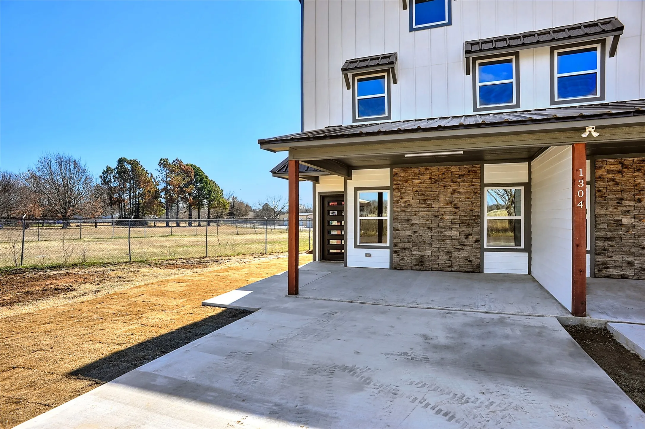 Duplex For Sale in Grayson County , 1304 Country Road, Whitesboro, Texas 76273, 6 Bedroom, 6 Bathroom, Garage spaces, 0 Sqft, built in 2020, mls#21351692, Real Estate Agent in Whitesboro, Homes For Sale in Grayson county, Homes For Sale in Whitesboro, Realtor in Whitesboro Texas, Real Estate Brokerage Independent Realty Texas, Luminita Cordes Realtor