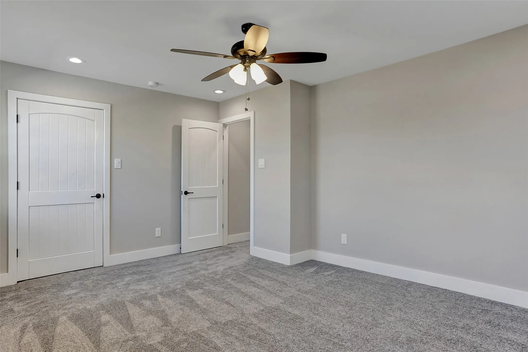 Duplex For Sale in Grayson County , 1304 Country Road, Whitesboro, Texas 76273, 6 Bedroom, 6 Bathroom, Garage spaces, 0 Sqft, built in 2020, mls#21351692, Real Estate Agent in Whitesboro, Homes For Sale in Grayson county, Homes For Sale in Whitesboro, Realtor in Whitesboro Texas, Real Estate Brokerage Independent Realty Texas, Luminita Cordes Realtor