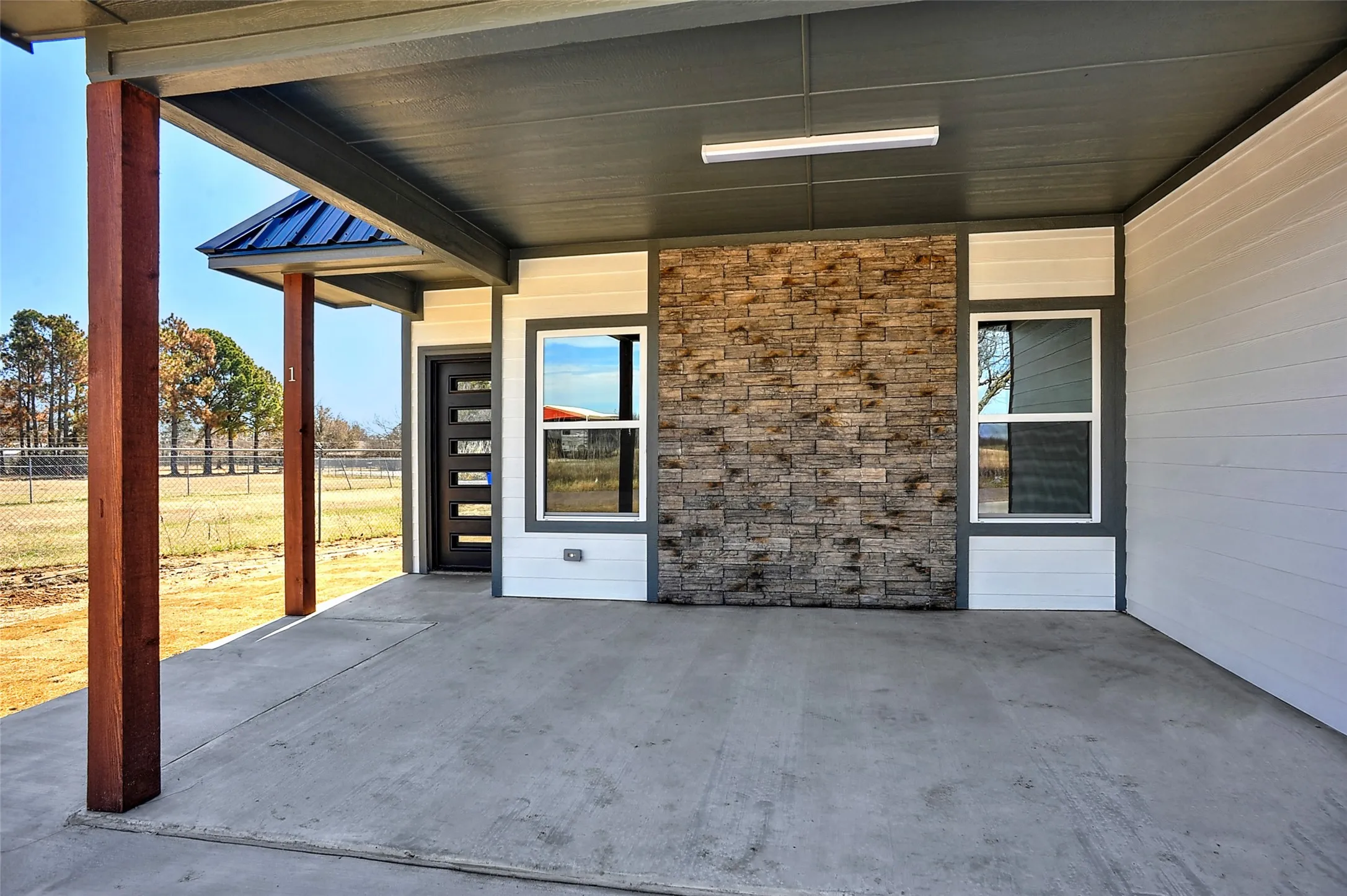Duplex For Sale in Grayson County , 1304 Country Road, Whitesboro, Texas 76273, 6 Bedroom, 6 Bathroom, Garage spaces, 0 Sqft, built in 2020, mls#21351692, Real Estate Agent in Whitesboro, Homes For Sale in Grayson county, Homes For Sale in Whitesboro, Realtor in Whitesboro Texas, Real Estate Brokerage Independent Realty Texas, Luminita Cordes Realtor