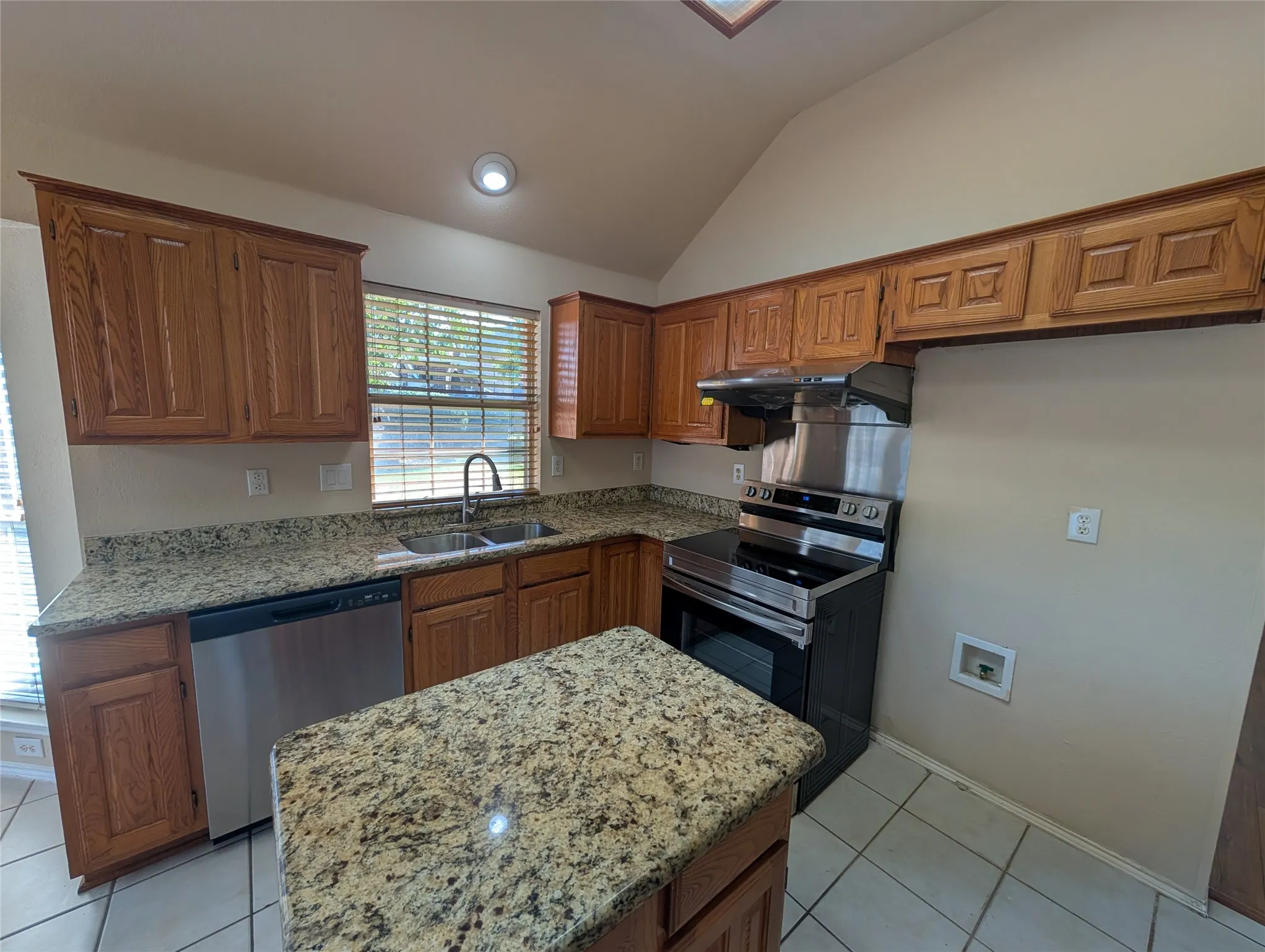 Single Family Residence For Rent in Collin County , 6000 Arlington Drive, Frisco, Texas 75035, 3 Bedroom, 2 Bathroom, 2 Garage spaces, 1,785 Sqft, built in 1998, mls#21353601, Real Estate Agent in Frisco, Homes For Rent in Collin county, Homes For Rent in Frisco, Realtor in Frisco Texas, Real Estate Brokerage Independent Realty Texas, Luminita Cordes Realtor