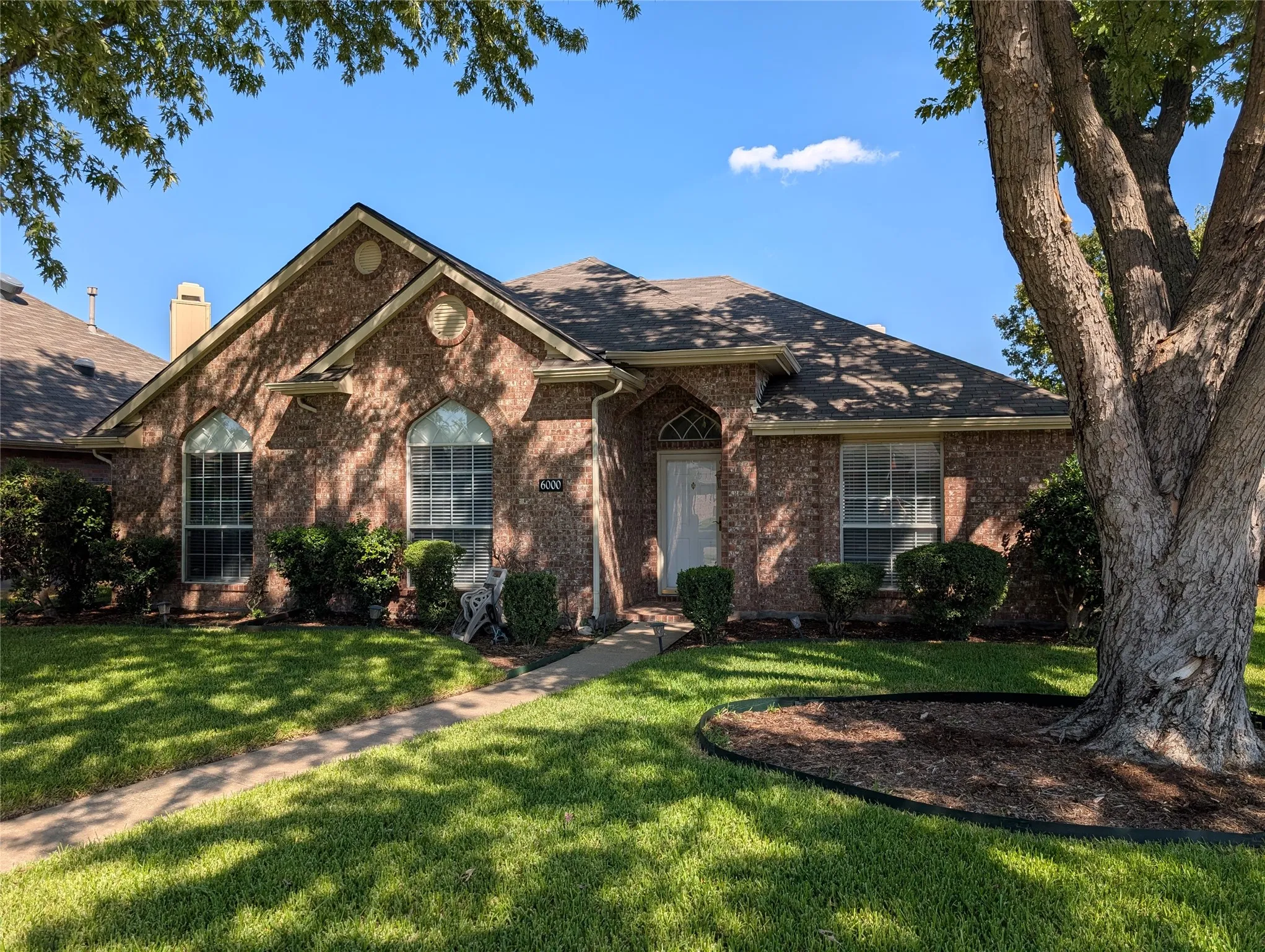 Single Family Residence For Rent in Collin County , 6000 Arlington Drive, Frisco, Texas 75035, 3 Bedroom, 2 Bathroom, 2 Garage spaces, 1,785 Sqft, built in 1998, mls#21353601, Real Estate Agent in Frisco, Homes For Rent in Collin county, Homes For Rent in Frisco, Realtor in Frisco Texas, Real Estate Brokerage Independent Realty Texas, Luminita Cordes Realtor