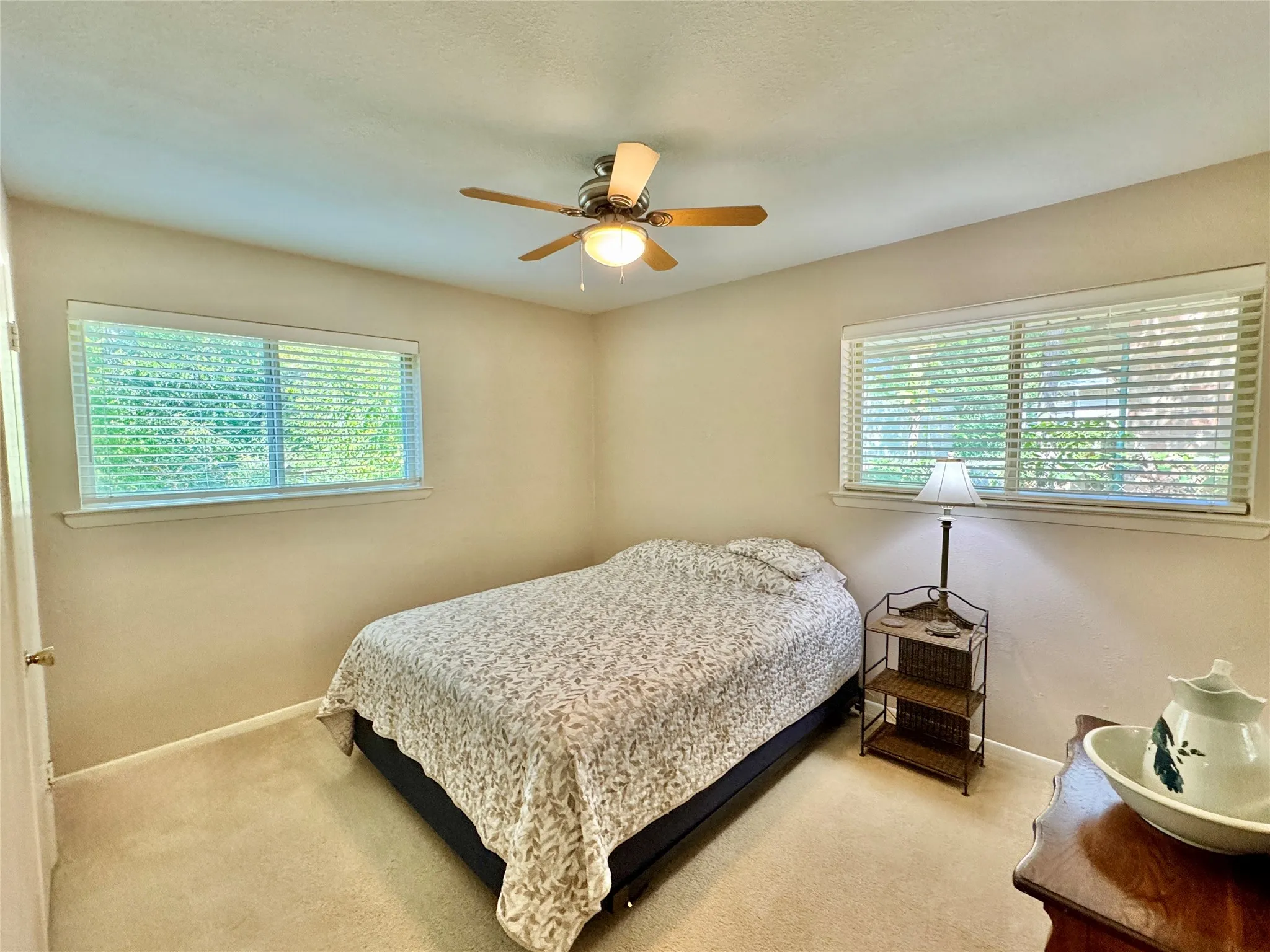 Single Family Residence For Sale in Dallas County , 11319 Lanewood Circle, Dallas, Texas 75218, 3 Bedroom, 2 Bathroom, 2 Garage spaces, 1,280 Sqft, built in 1961, mls#21352584, Real Estate Agent in Dallas, Homes For Sale in Dallas county, Homes For Sale in Dallas, Realtor in Dallas Texas, Real Estate Brokerage Independent Realty Texas, Luminita Cordes Realtor