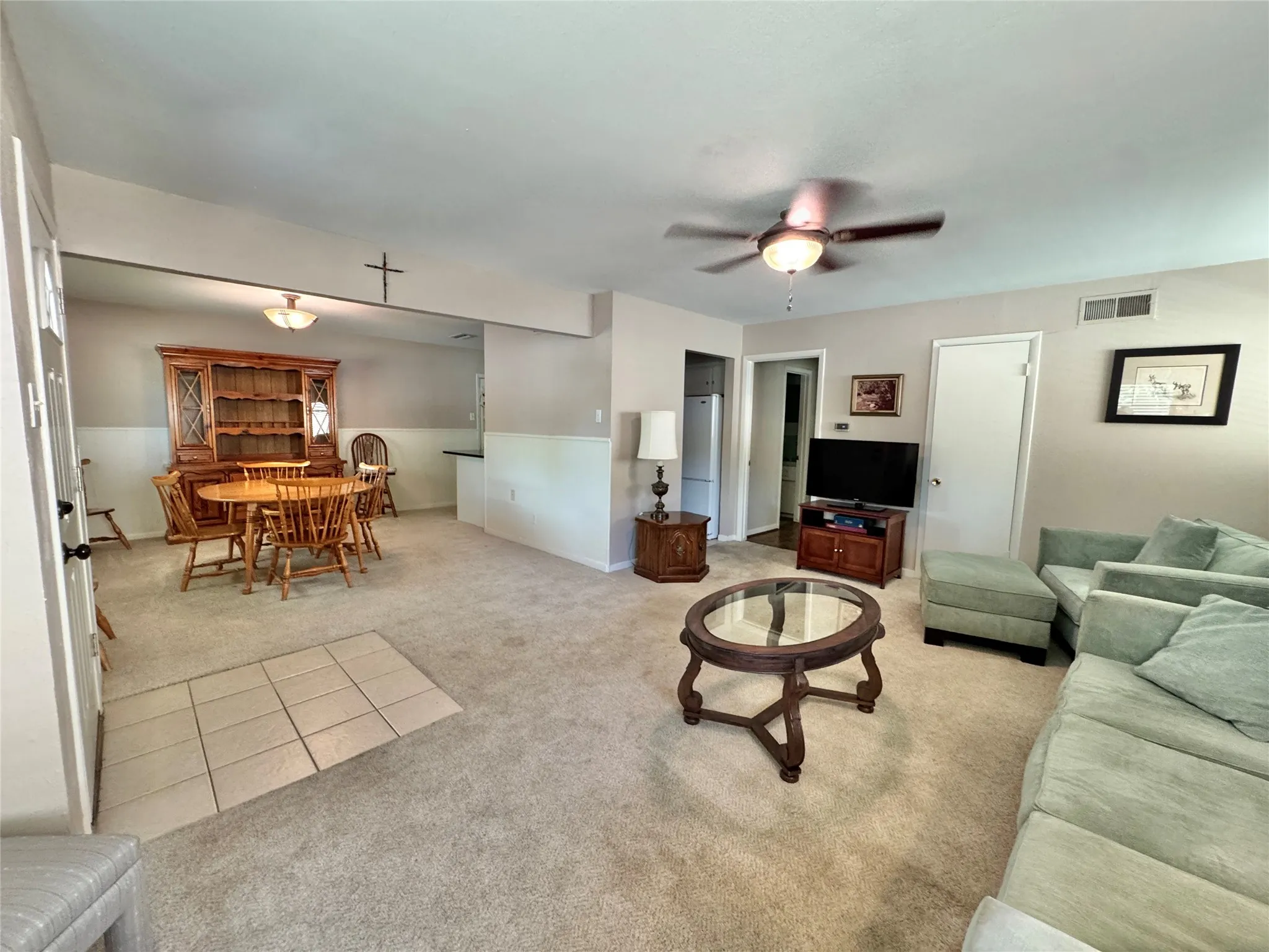 Single Family Residence For Sale in Dallas County , 11319 Lanewood Circle, Dallas, Texas 75218, 3 Bedroom, 2 Bathroom, 2 Garage spaces, 1,280 Sqft, built in 1961, mls#21352584, Real Estate Agent in Dallas, Homes For Sale in Dallas county, Homes For Sale in Dallas, Realtor in Dallas Texas, Real Estate Brokerage Independent Realty Texas, Luminita Cordes Realtor