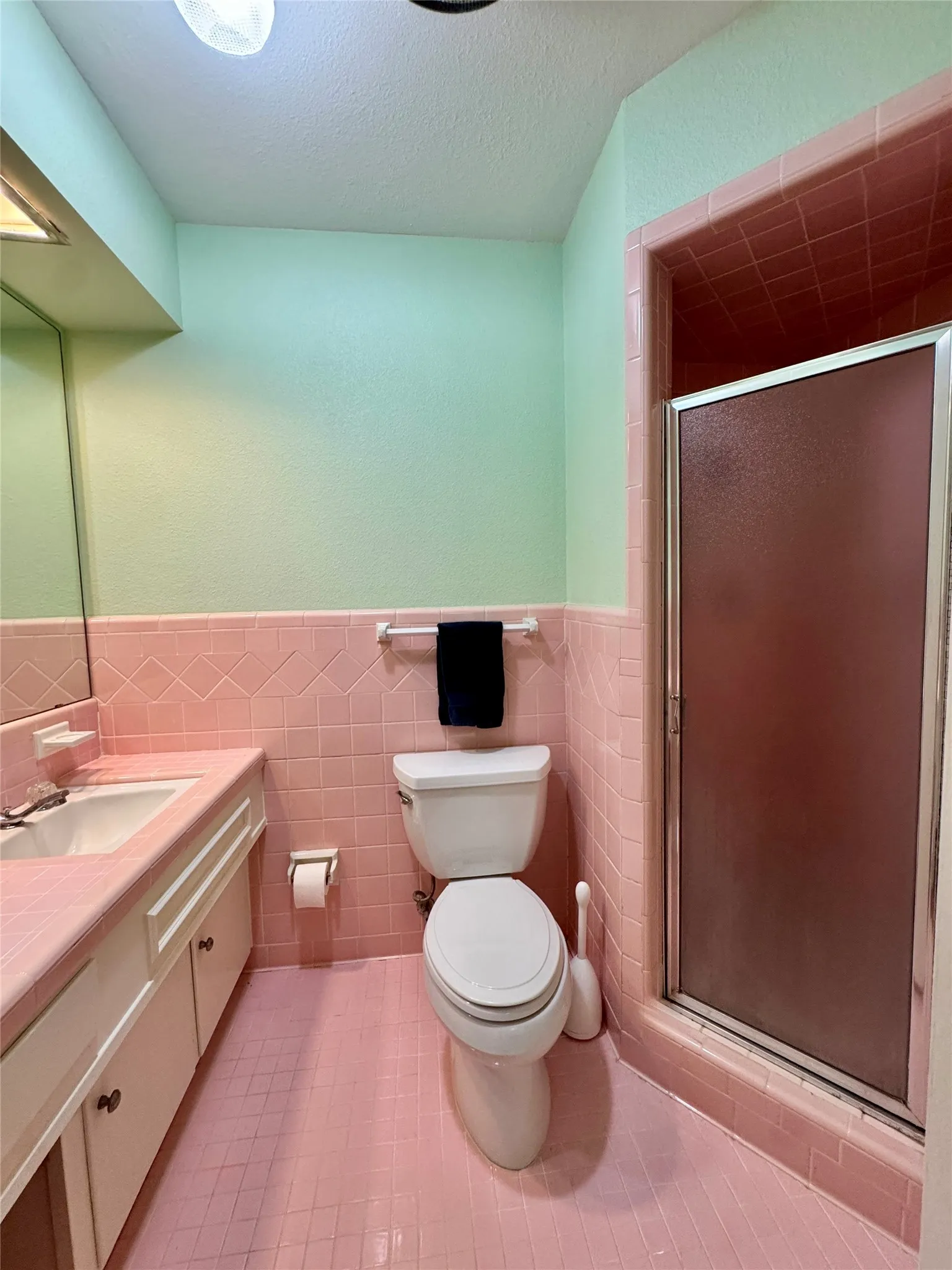 Single Family Residence For Sale in Dallas County , 11319 Lanewood Circle, Dallas, Texas 75218, 3 Bedroom, 2 Bathroom, 2 Garage spaces, 1,280 Sqft, built in 1961, mls#21352584, Real Estate Agent in Dallas, Homes For Sale in Dallas county, Homes For Sale in Dallas, Realtor in Dallas Texas, Real Estate Brokerage Independent Realty Texas, Luminita Cordes Realtor