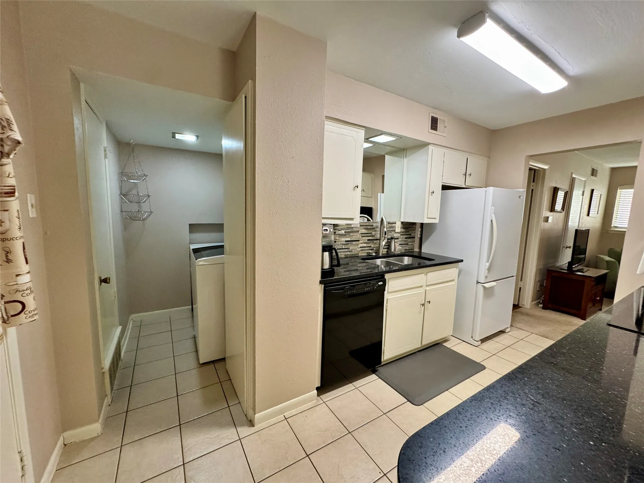 Single Family Residence For Sale in Dallas County , 11319 Lanewood Circle, Dallas, Texas 75218, 3 Bedroom, 2 Bathroom, 2 Garage spaces, 1,280 Sqft, built in 1961, mls#21352584, Real Estate Agent in Dallas, Homes For Sale in Dallas county, Homes For Sale in Dallas, Realtor in Dallas Texas, Real Estate Brokerage Independent Realty Texas, Luminita Cordes Realtor