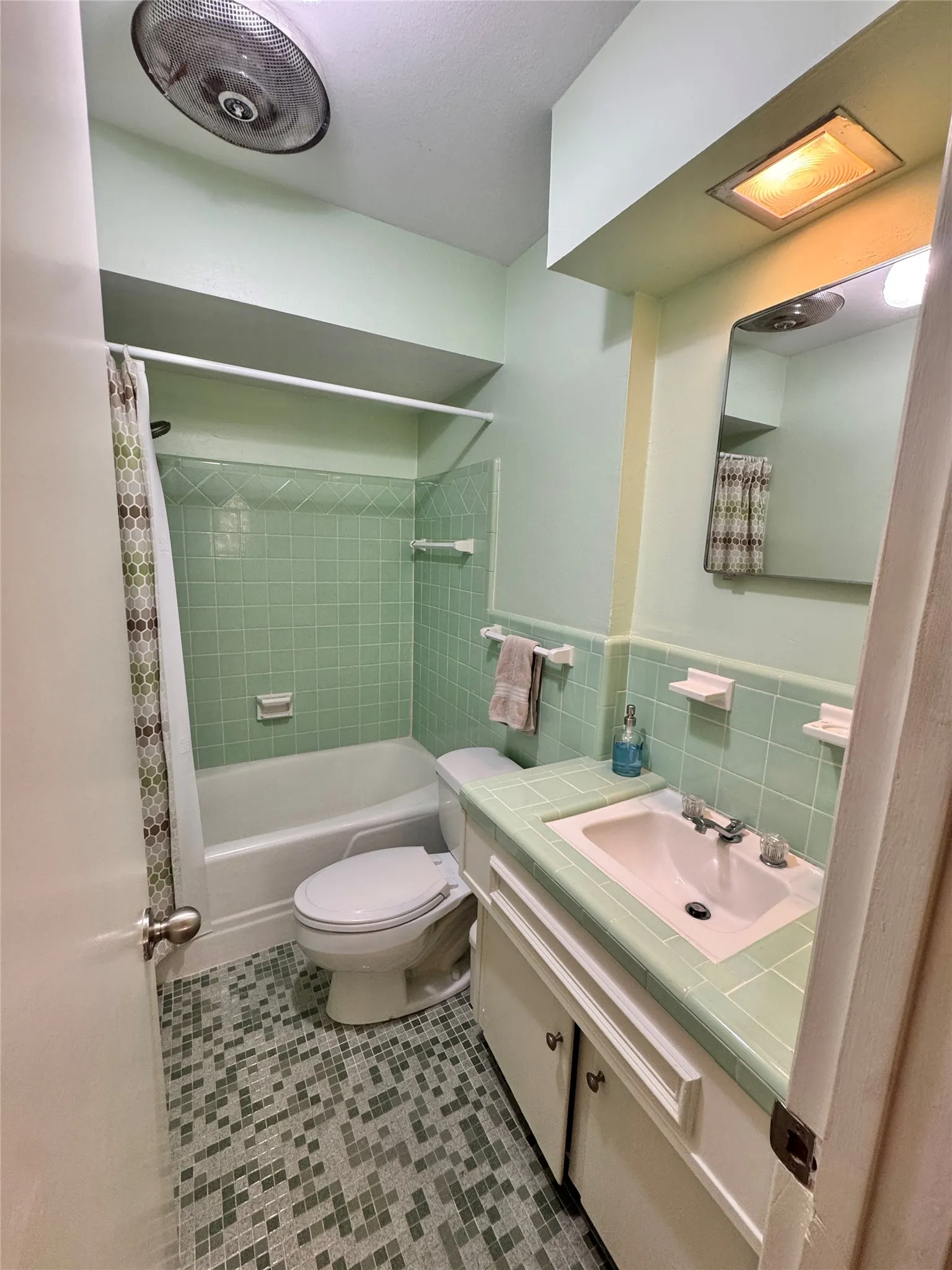 Single Family Residence For Sale in Dallas County , 11319 Lanewood Circle, Dallas, Texas 75218, 3 Bedroom, 2 Bathroom, 2 Garage spaces, 1,280 Sqft, built in 1961, mls#21352584, Real Estate Agent in Dallas, Homes For Sale in Dallas county, Homes For Sale in Dallas, Realtor in Dallas Texas, Real Estate Brokerage Independent Realty Texas, Luminita Cordes Realtor
