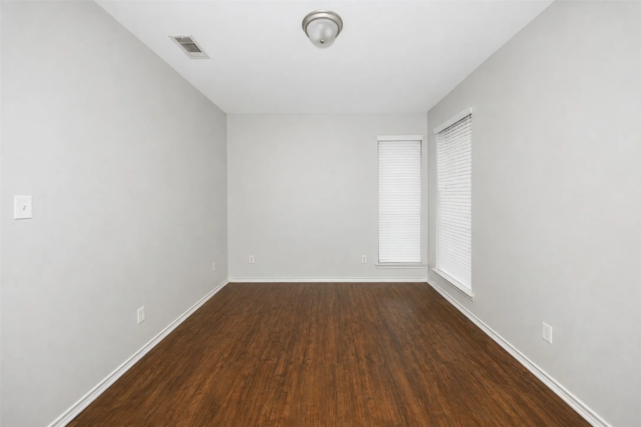 Single Family Residence For Rent in Tarrant County , 4552 Rush River Trail, Fort Worth, Texas 76123, 3 Bedroom, 2 Bathroom, 2 Garage spaces, 1,692 Sqft, built in 2004, mls#21318629, Real Estate Agent in Fort Worth, Homes For Rent in Tarrant county, Homes For Rent in Fort Worth, Realtor in Fort Worth Texas, Real Estate Brokerage Independent Realty Texas, Luminita Cordes Realtor