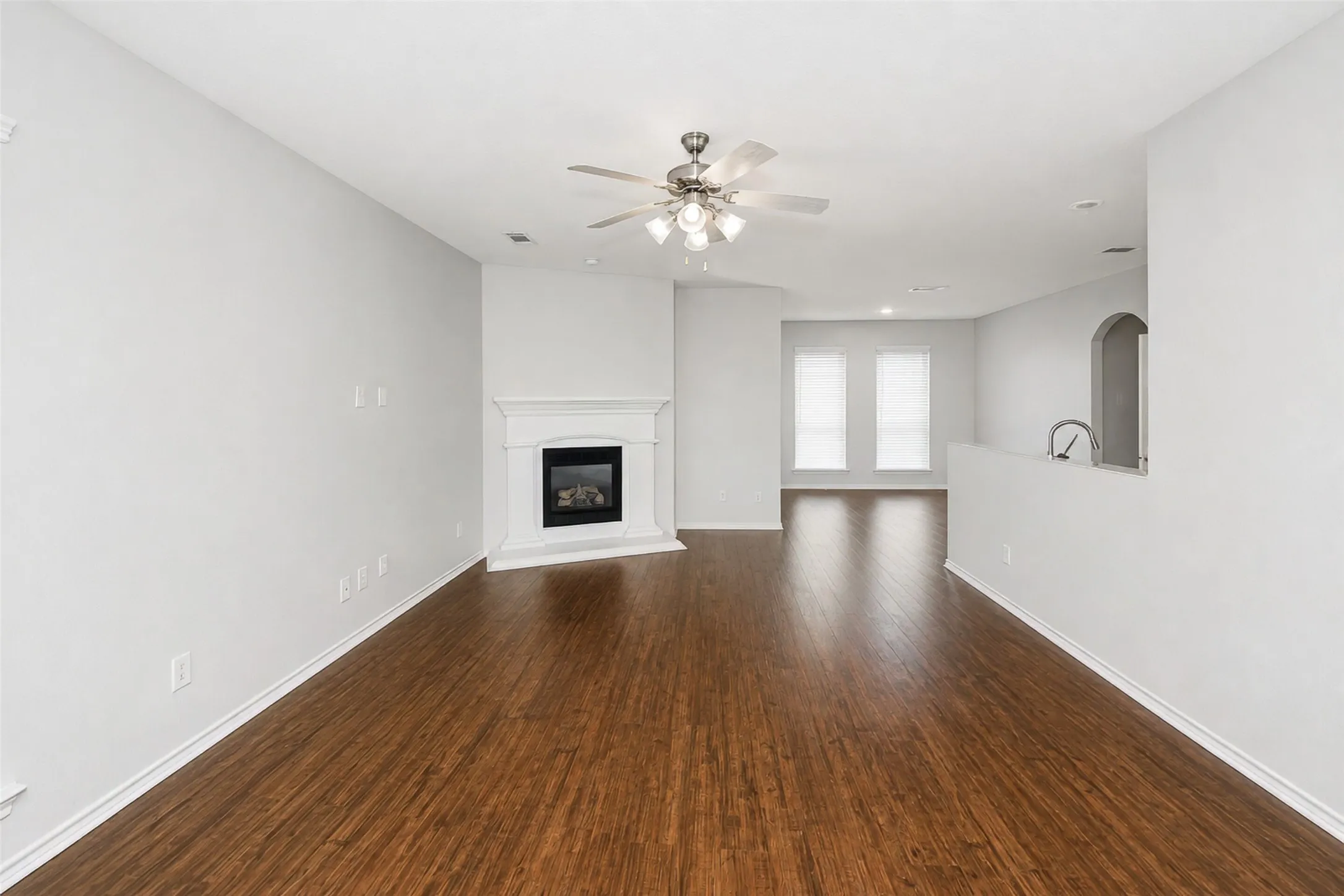 Single Family Residence For Rent in Tarrant County , 4552 Rush River Trail, Fort Worth, Texas 76123, 3 Bedroom, 2 Bathroom, 2 Garage spaces, 1,692 Sqft, built in 2004, mls#21318629, Real Estate Agent in Fort Worth, Homes For Rent in Tarrant county, Homes For Rent in Fort Worth, Realtor in Fort Worth Texas, Real Estate Brokerage Independent Realty Texas, Luminita Cordes Realtor