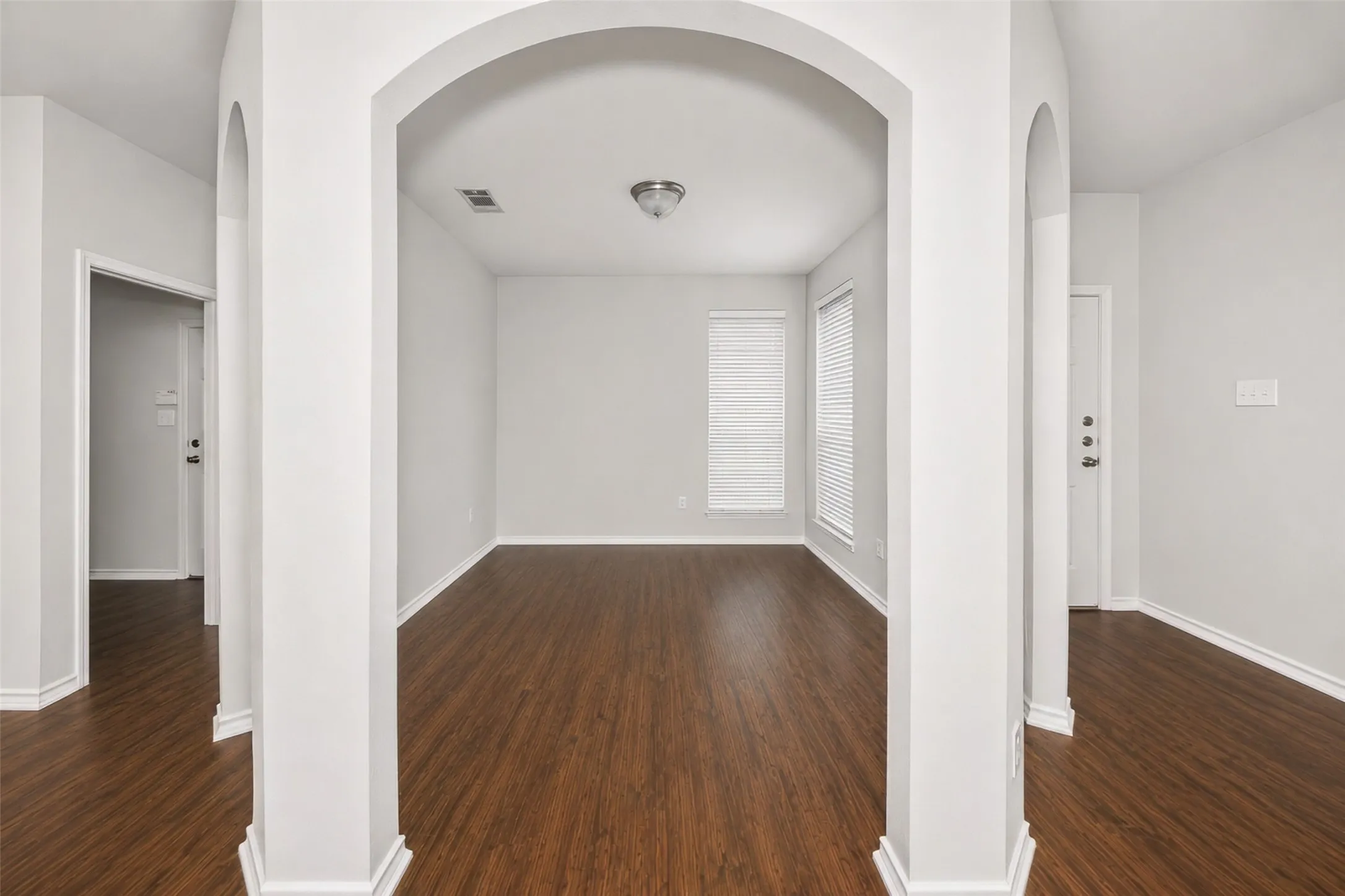 Single Family Residence For Rent in Tarrant County , 4552 Rush River Trail, Fort Worth, Texas 76123, 3 Bedroom, 2 Bathroom, 2 Garage spaces, 1,692 Sqft, built in 2004, mls#21318629, Real Estate Agent in Fort Worth, Homes For Rent in Tarrant county, Homes For Rent in Fort Worth, Realtor in Fort Worth Texas, Real Estate Brokerage Independent Realty Texas, Luminita Cordes Realtor