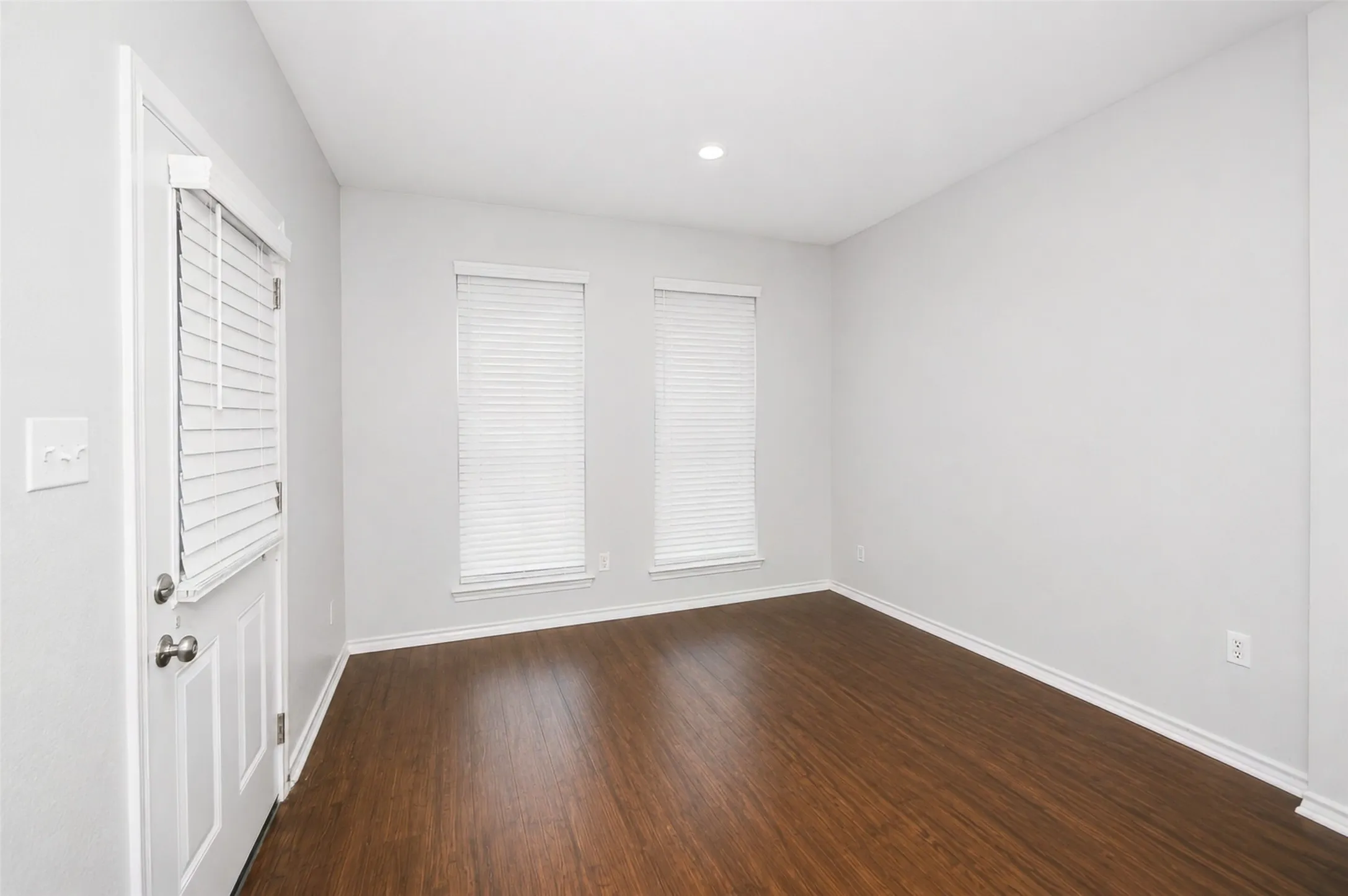 Single Family Residence For Rent in Tarrant County , 4552 Rush River Trail, Fort Worth, Texas 76123, 3 Bedroom, 2 Bathroom, 2 Garage spaces, 1,692 Sqft, built in 2004, mls#21318629, Real Estate Agent in Fort Worth, Homes For Rent in Tarrant county, Homes For Rent in Fort Worth, Realtor in Fort Worth Texas, Real Estate Brokerage Independent Realty Texas, Luminita Cordes Realtor