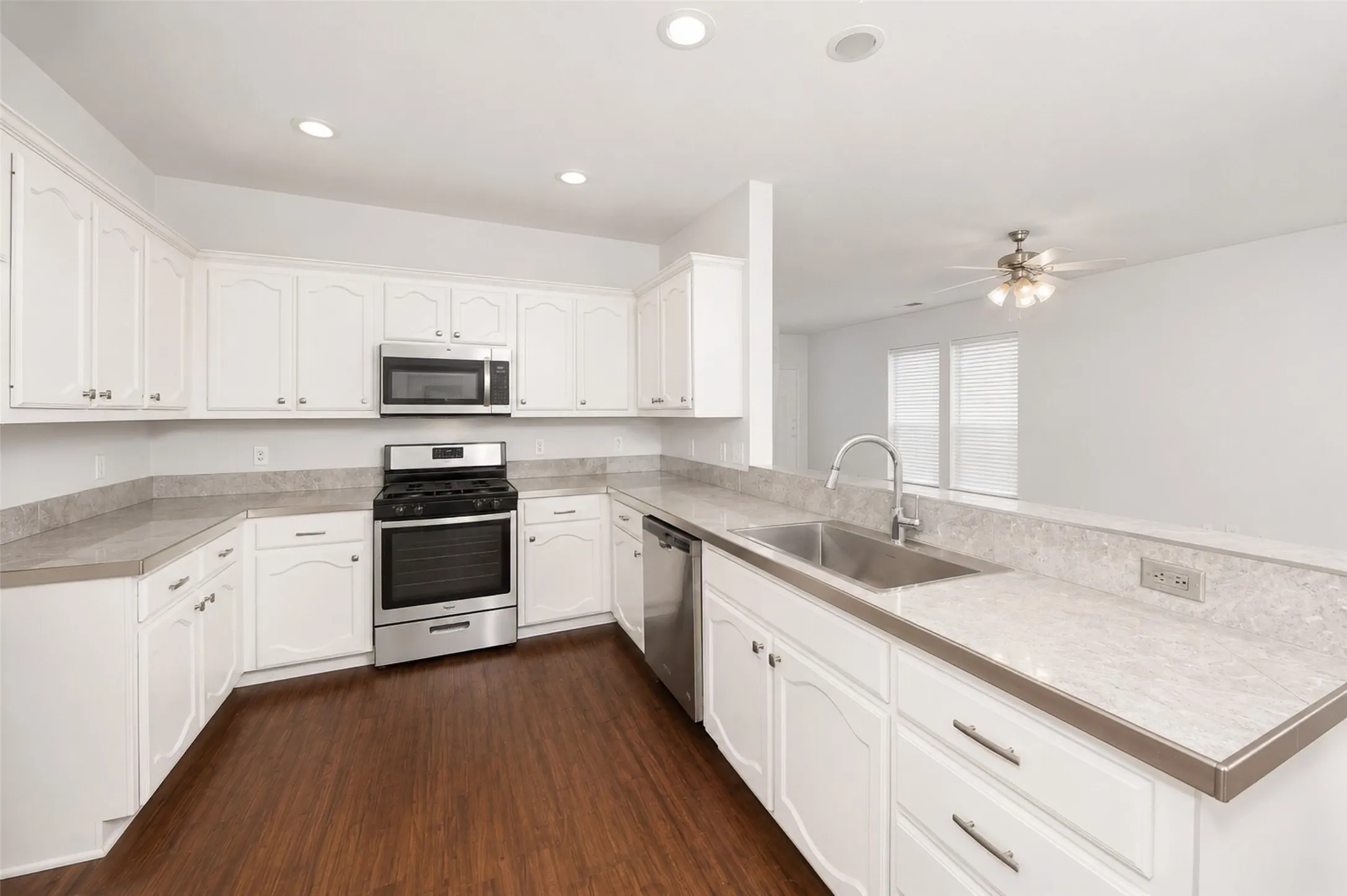 Single Family Residence For Rent in Tarrant County , 4552 Rush River Trail, Fort Worth, Texas 76123, 3 Bedroom, 2 Bathroom, 2 Garage spaces, 1,692 Sqft, built in 2004, mls#21318629, Real Estate Agent in Fort Worth, Homes For Rent in Tarrant county, Homes For Rent in Fort Worth, Realtor in Fort Worth Texas, Real Estate Brokerage Independent Realty Texas, Luminita Cordes Realtor