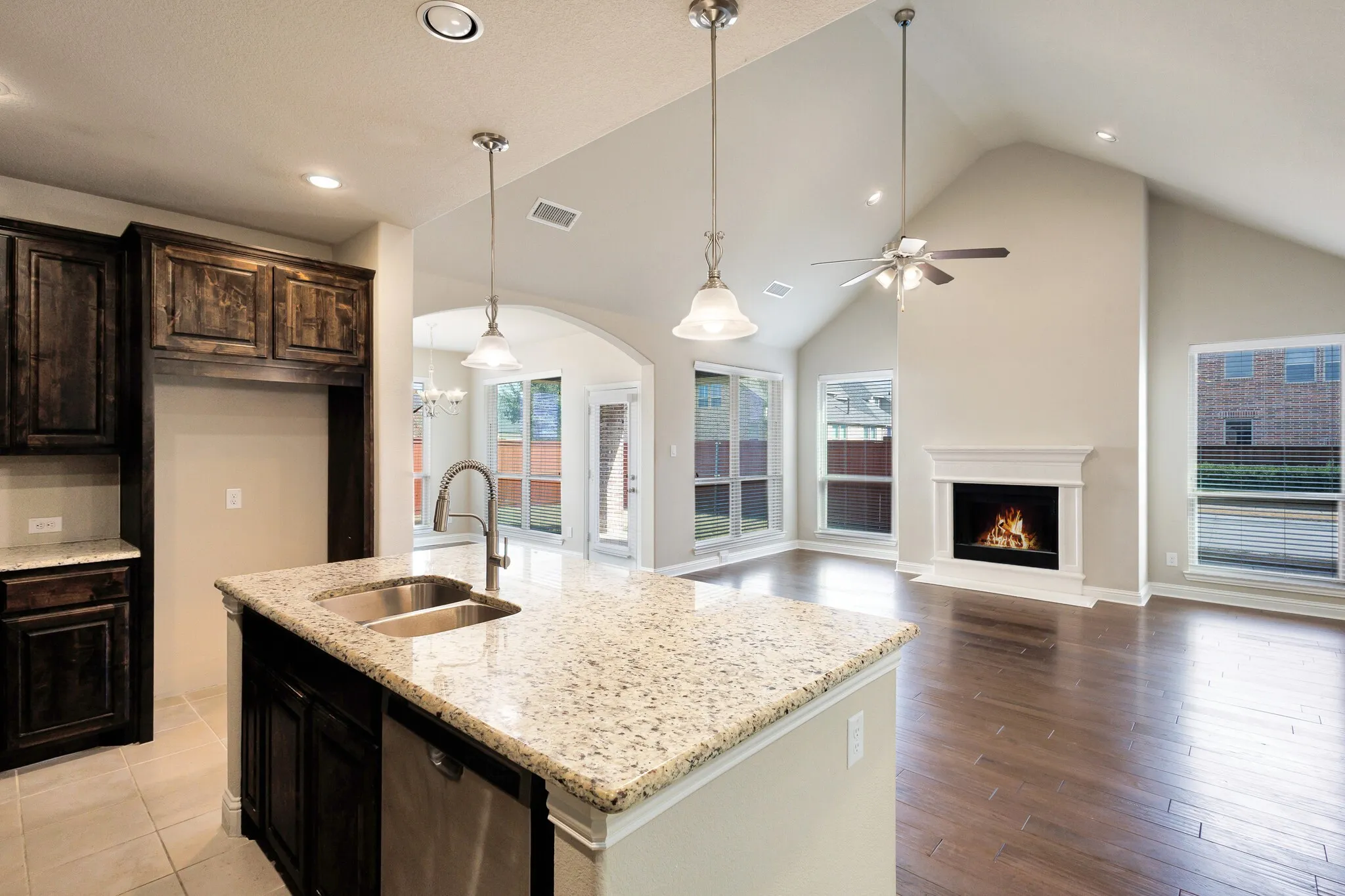 Single Family Residence For Rent in Denton County , 15609 Canyon Ridge, Prosper, Texas 75078, 4 Bedroom, 3 Bathroom, 2 Garage spaces, 2,399 Sqft, built in 2017, mls#21353621, Real Estate Agent in Prosper, Homes For Rent in Denton county, Homes For Rent in Prosper, Realtor in Prosper Texas, Real Estate Brokerage Independent Realty Texas, Luminita Cordes Realtor