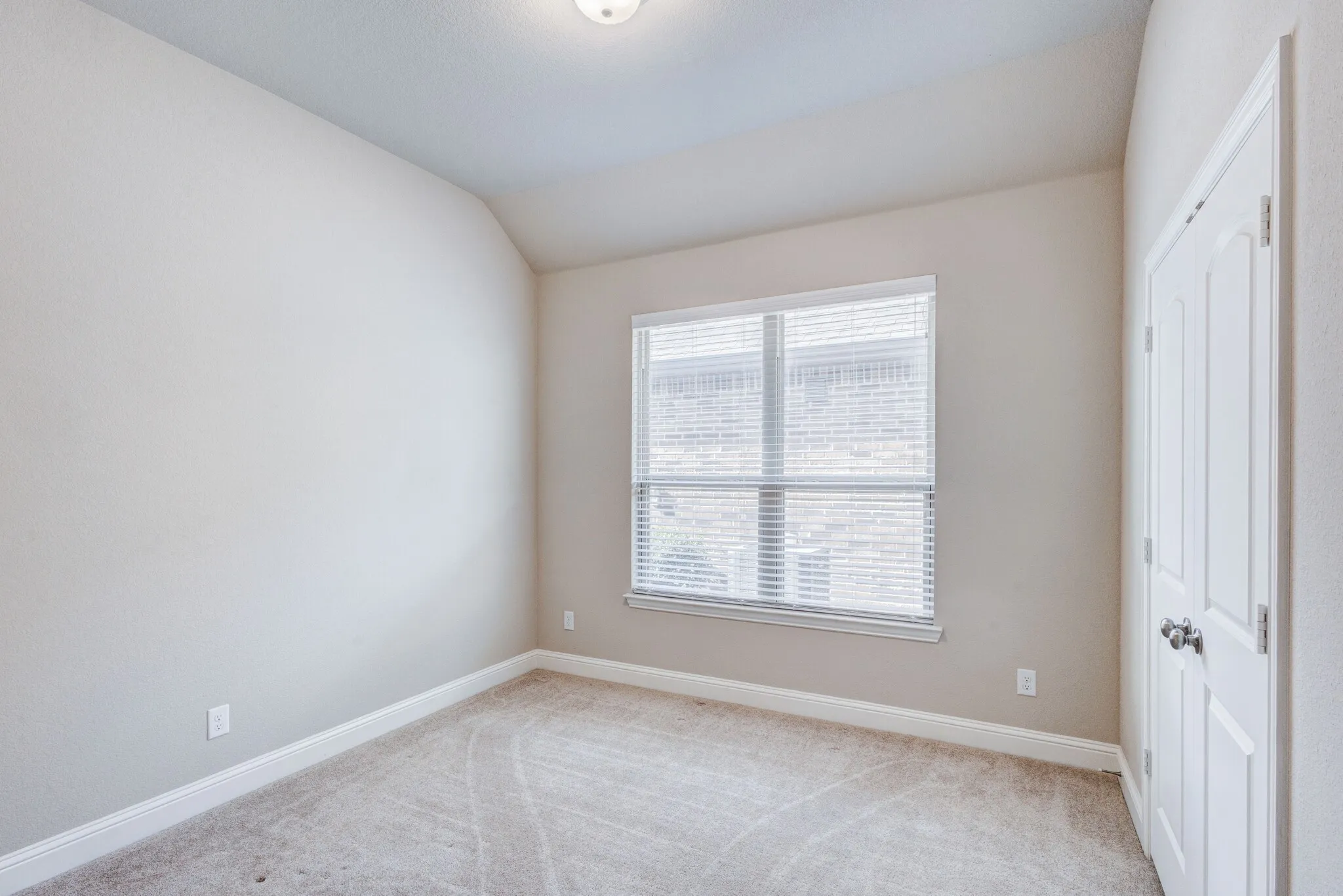 Single Family Residence For Rent in Denton County , 15609 Canyon Ridge, Prosper, Texas 75078, 4 Bedroom, 3 Bathroom, 2 Garage spaces, 2,399 Sqft, built in 2017, mls#21353621, Real Estate Agent in Prosper, Homes For Rent in Denton county, Homes For Rent in Prosper, Realtor in Prosper Texas, Real Estate Brokerage Independent Realty Texas, Luminita Cordes Realtor