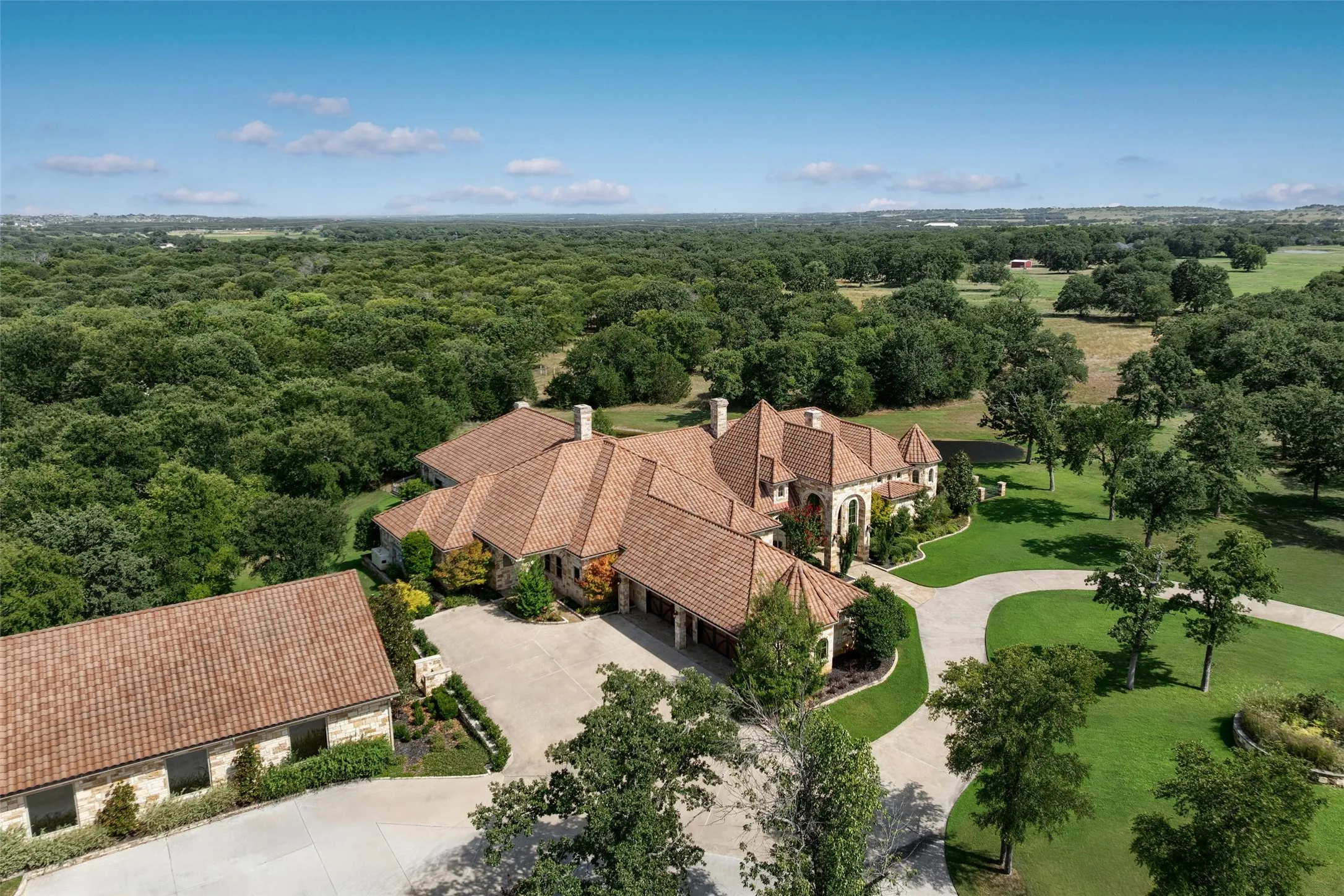 Single Family Residence For Sale in Parker County , 610 River Ranch Road, Aledo, Texas 76008, 4 Bedrooms, 7 Bathrooms, 8 Garage spaces, 6,996 Sqft, built in 2012, Price $4,650,000, mls#21352692, Real Estate Agent in Aledo, Homes For Sale in Parker county, Homes For Sale in Aledo, Realtor in Aledo Texas, Real Estate Brokerage Independent Realty Texas, Luminita Cordes Realtor