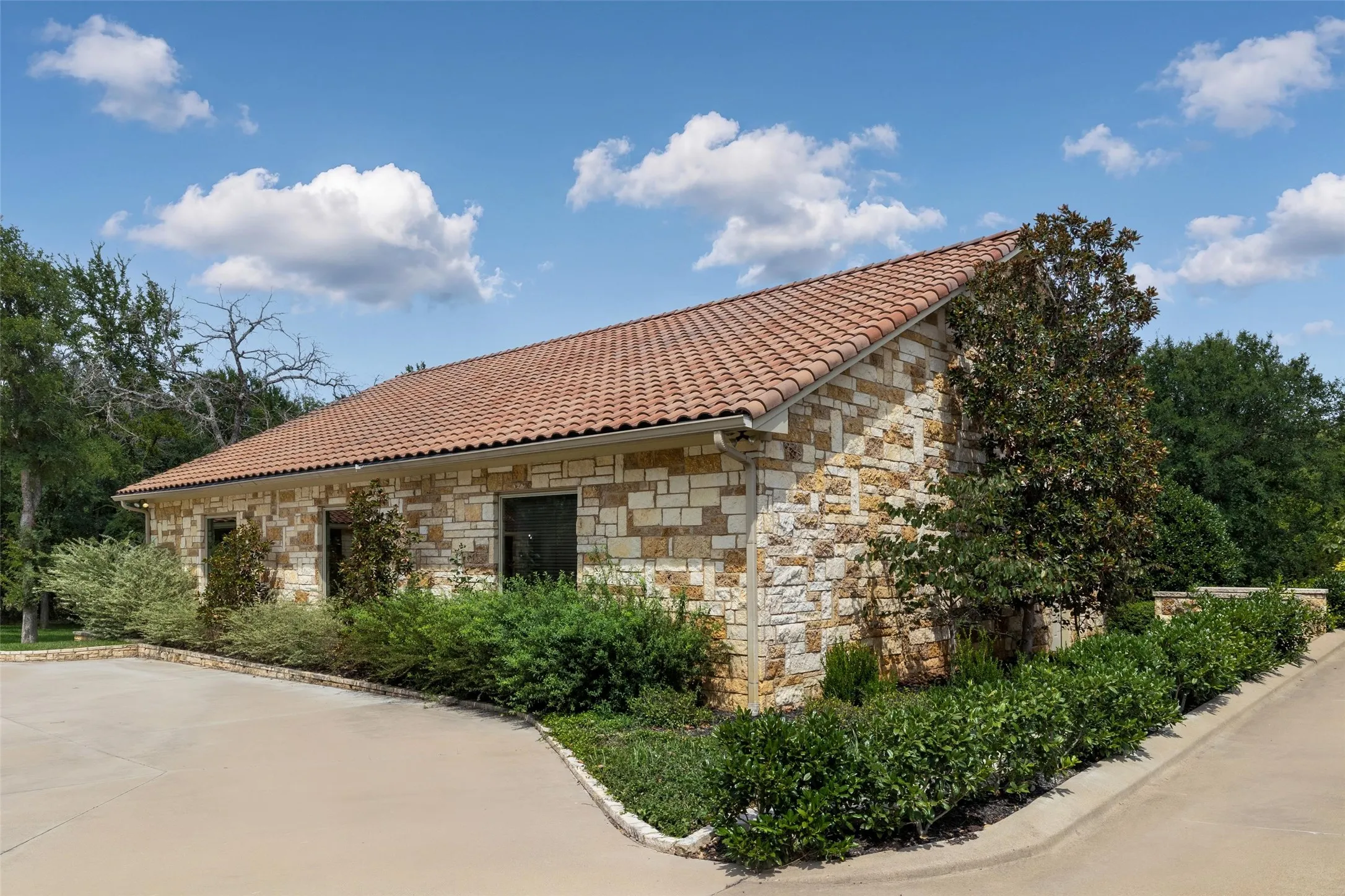 Single Family Residence For Sale in Parker County , 610 River Ranch Road, Aledo, Texas 76008, 4 Bedrooms, 7 Bathrooms, 8 Garage spaces, 6,996 Sqft, built in 2012, Price $4,650,000, mls#21352692, Real Estate Agent in Aledo, Homes For Sale in Parker county, Homes For Sale in Aledo, Realtor in Aledo Texas, Real Estate Brokerage Independent Realty Texas, Luminita Cordes Realtor