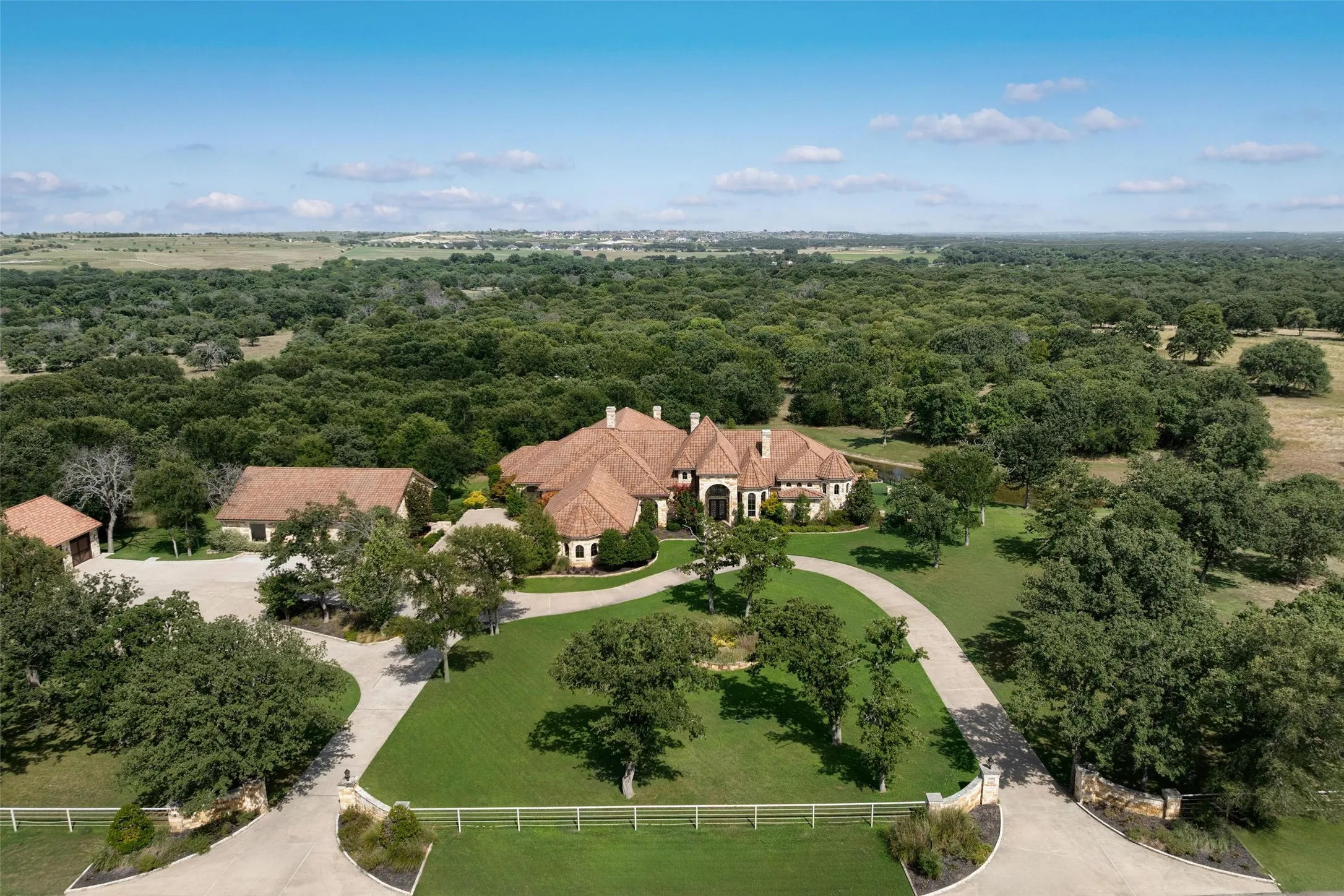 Single Family Residence For Sale in Parker County , 610 River Ranch Road, Aledo, Texas 76008, 4 Bedrooms, 7 Bathrooms, 8 Garage spaces, 6,996 Sqft, built in 2012, Price $4,650,000, mls#21352692, Real Estate Agent in Aledo, Homes For Sale in Parker county, Homes For Sale in Aledo, Realtor in Aledo Texas, Real Estate Brokerage Independent Realty Texas, Luminita Cordes Realtor