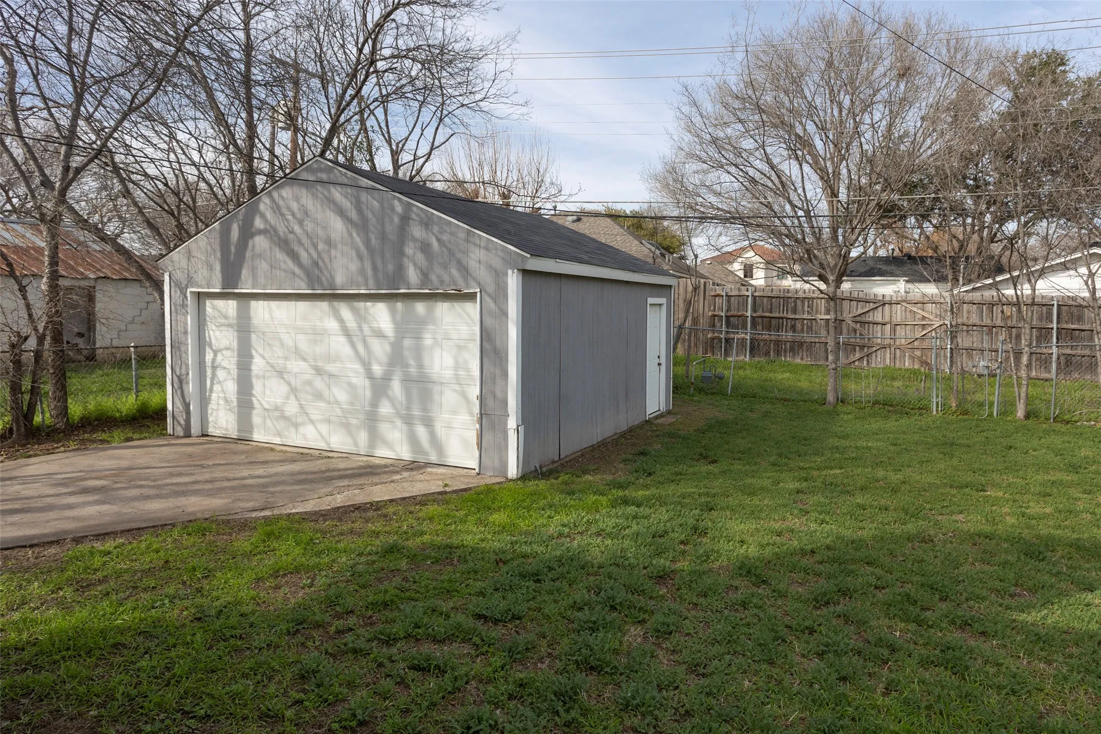 Single Family Residence For Rent in Tarrant County , 5612 Birchman Avenue, Fort Worth, Texas 76107, 3 Bedroom, 2 Bathroom, 2 Garage spaces, 1,089 Sqft, built in 1948, mls#21352759, Real Estate Agent in Fort Worth, Homes For Rent in Tarrant county, Homes For Rent in Fort Worth, Realtor in Fort Worth Texas, Real Estate Brokerage Independent Realty Texas, Luminita Cordes Realtor
