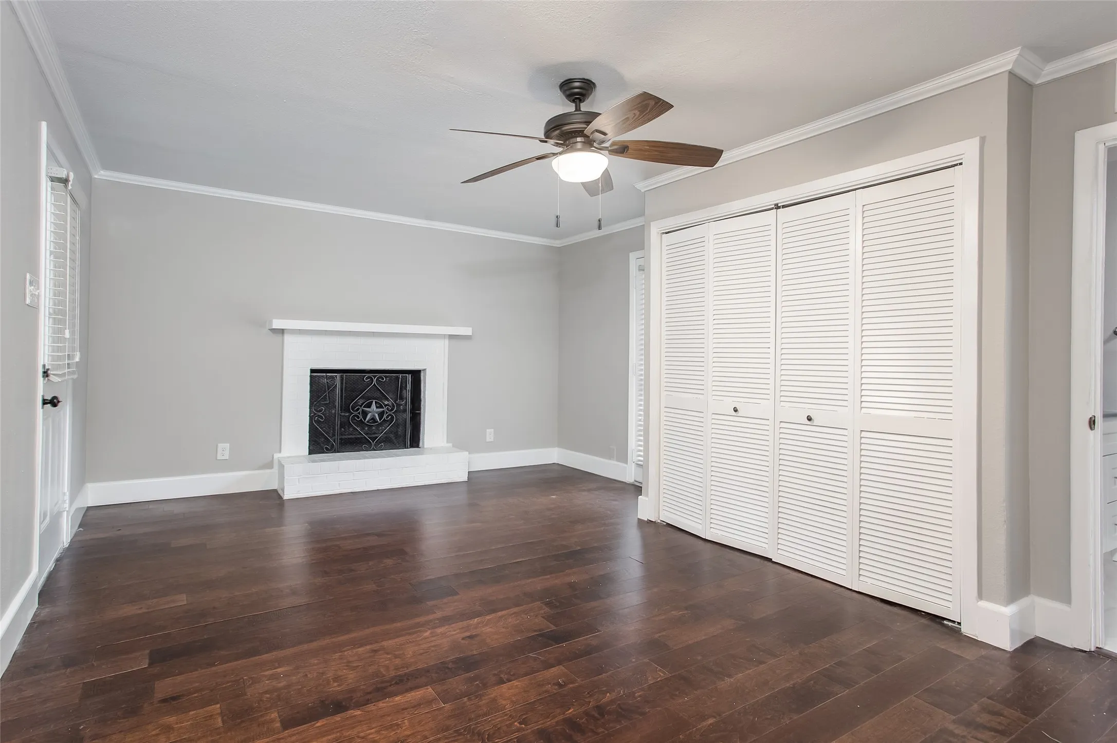 Single Family Residence For Rent in Tarrant County , 5612 Birchman Avenue, Fort Worth, Texas 76107, 3 Bedroom, 2 Bathroom, 2 Garage spaces, 1,089 Sqft, built in 1948, mls#21352759, Real Estate Agent in Fort Worth, Homes For Rent in Tarrant county, Homes For Rent in Fort Worth, Realtor in Fort Worth Texas, Real Estate Brokerage Independent Realty Texas, Luminita Cordes Realtor