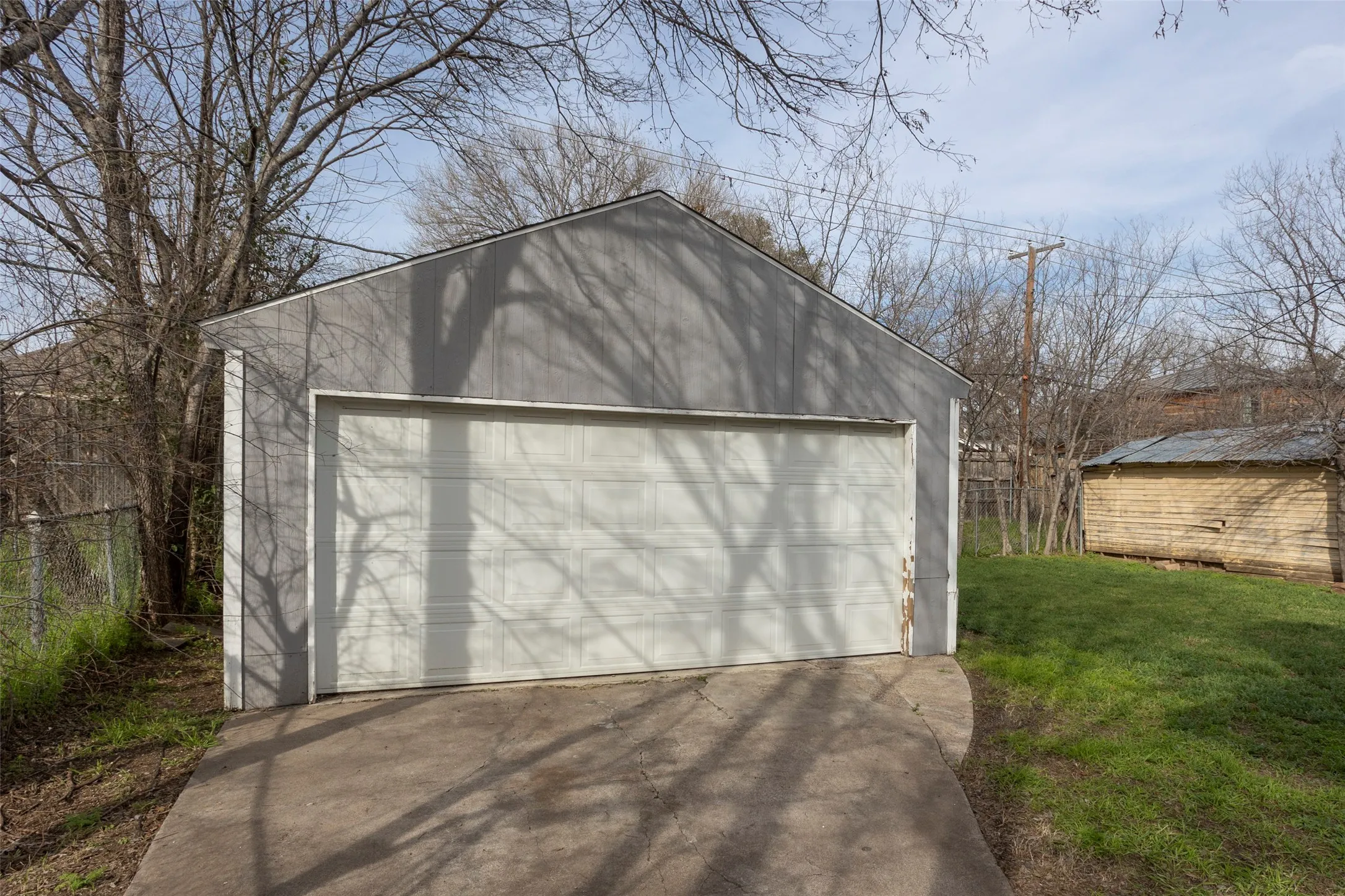 Single Family Residence For Rent in Tarrant County , 5612 Birchman Avenue, Fort Worth, Texas 76107, 3 Bedroom, 2 Bathroom, 2 Garage spaces, 1,089 Sqft, built in 1948, mls#21352759, Real Estate Agent in Fort Worth, Homes For Rent in Tarrant county, Homes For Rent in Fort Worth, Realtor in Fort Worth Texas, Real Estate Brokerage Independent Realty Texas, Luminita Cordes Realtor
