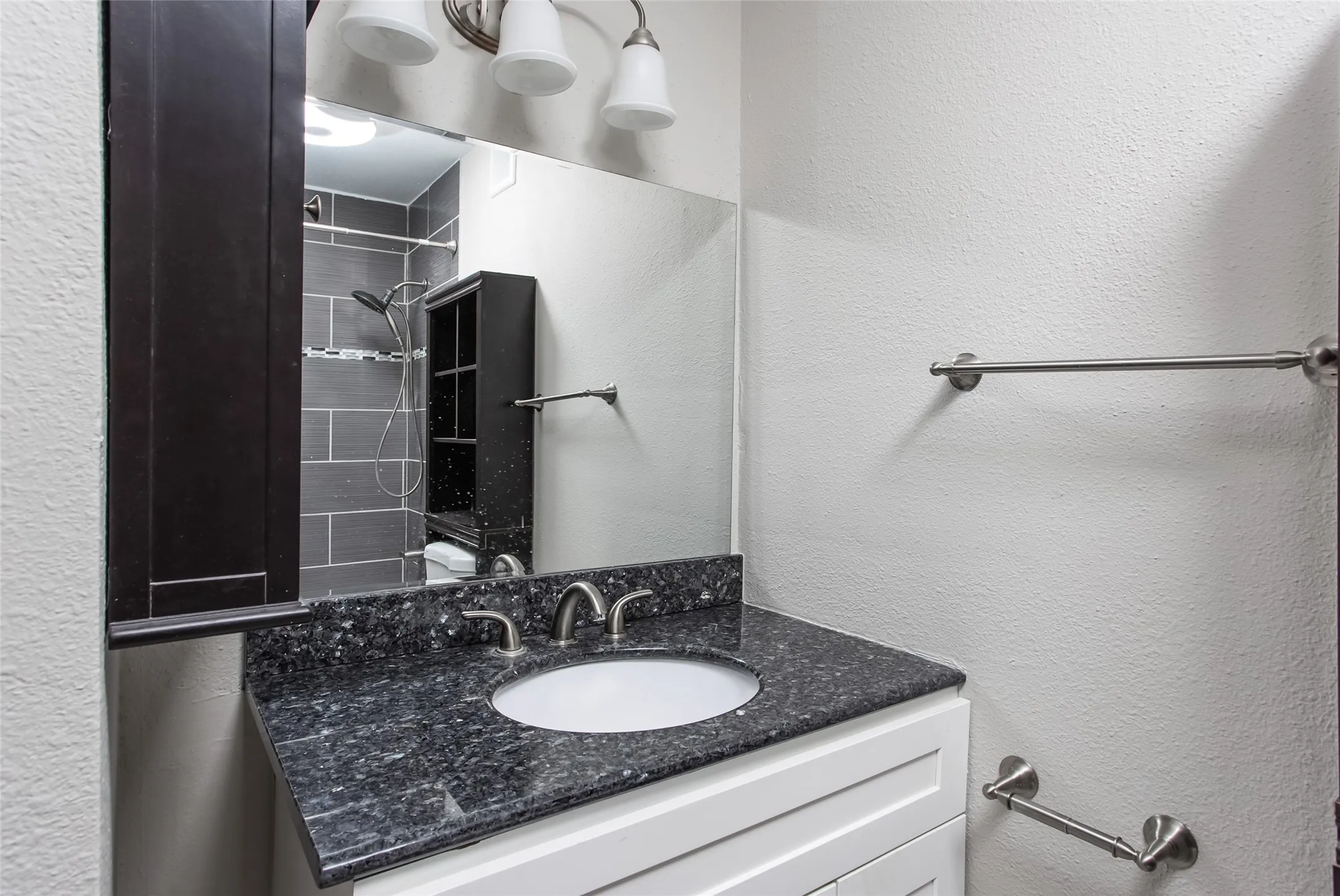 Single Family Residence For Rent in Tarrant County , 5612 Birchman Avenue, Fort Worth, Texas 76107, 3 Bedroom, 2 Bathroom, 2 Garage spaces, 1,089 Sqft, built in 1948, mls#21352759, Real Estate Agent in Fort Worth, Homes For Rent in Tarrant county, Homes For Rent in Fort Worth, Realtor in Fort Worth Texas, Real Estate Brokerage Independent Realty Texas, Luminita Cordes Realtor