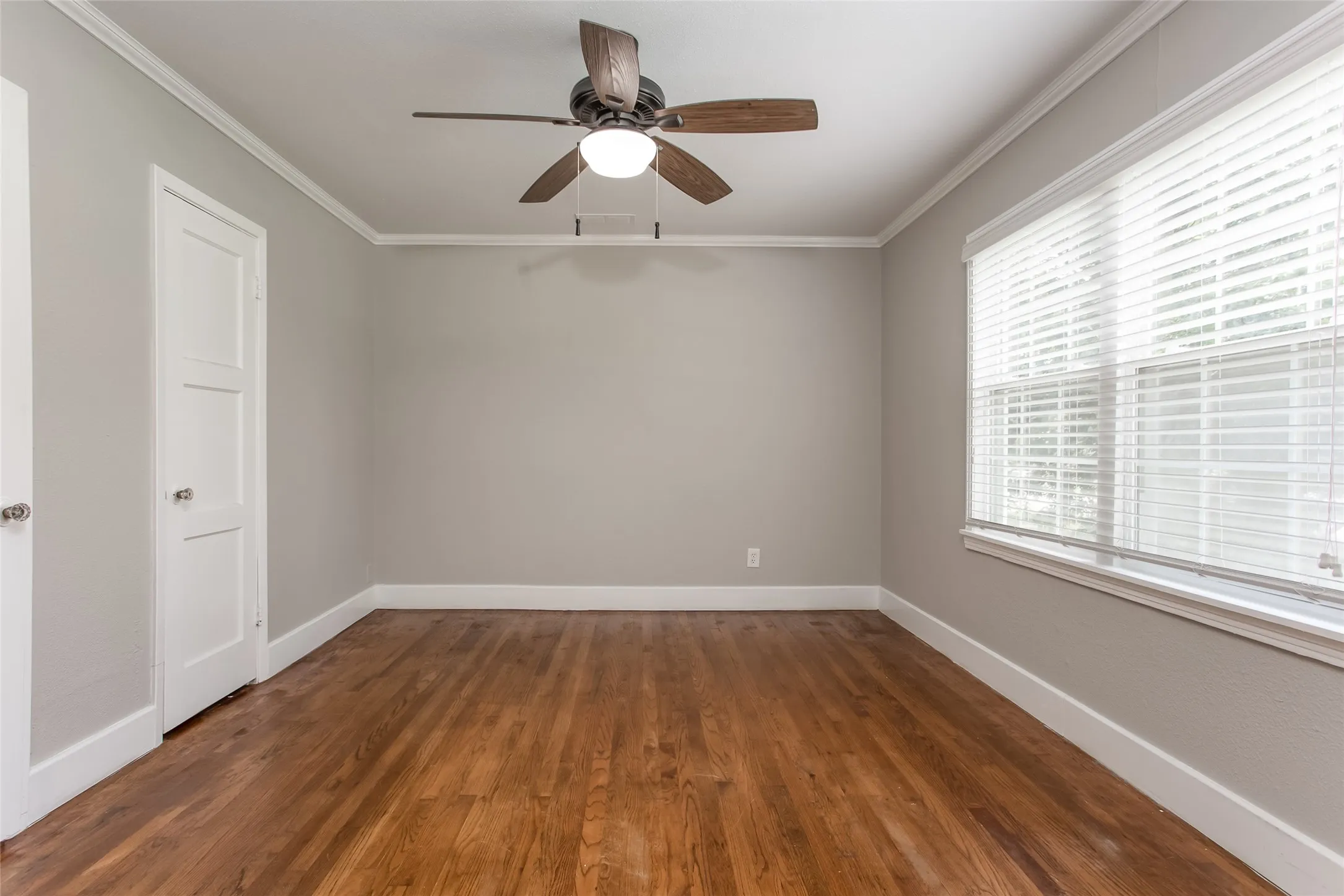 Single Family Residence For Rent in Tarrant County , 5612 Birchman Avenue, Fort Worth, Texas 76107, 3 Bedroom, 2 Bathroom, 2 Garage spaces, 1,089 Sqft, built in 1948, mls#21352759, Real Estate Agent in Fort Worth, Homes For Rent in Tarrant county, Homes For Rent in Fort Worth, Realtor in Fort Worth Texas, Real Estate Brokerage Independent Realty Texas, Luminita Cordes Realtor