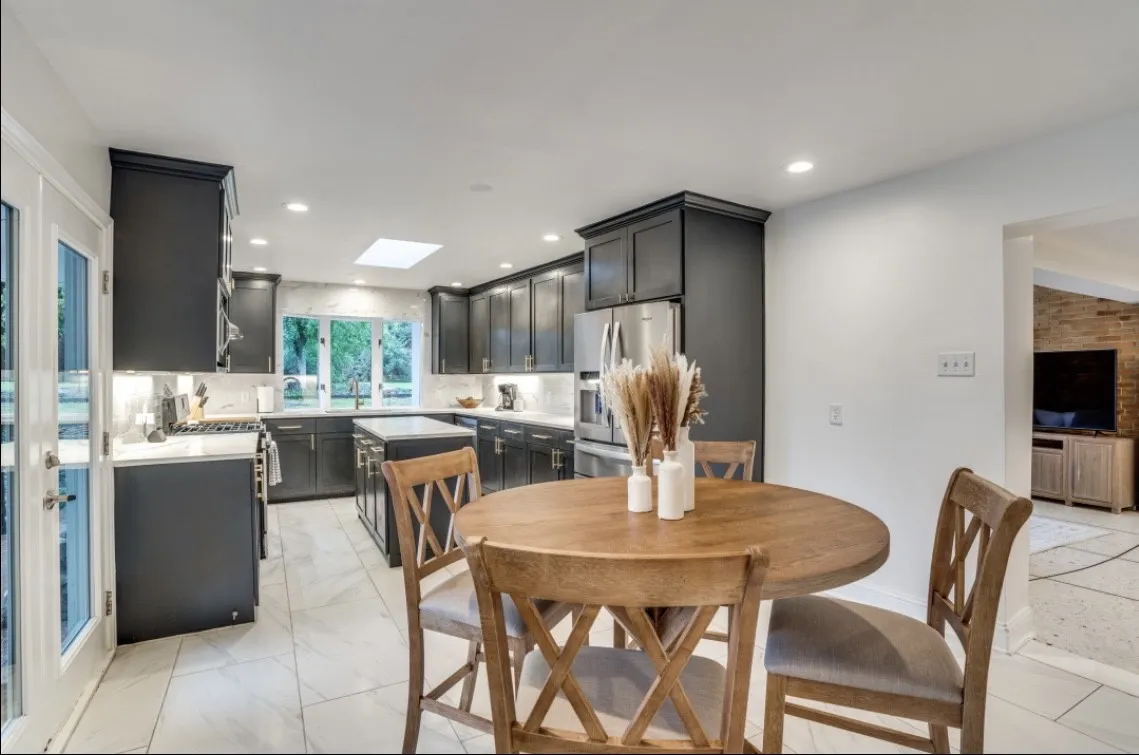 Single Family Residence For Rent in Dallas County , 4804 Alan Dale Lane, Dallas, Texas 75209, 4 Bedroom, 5 Bathroom, 2 Garage spaces, 4,657 Sqft, built in 1938, mls#21353630, Real Estate Agent in Dallas, Homes For Rent in Dallas county, Homes For Rent in Dallas, Realtor in Dallas Texas, Real Estate Brokerage Independent Realty Texas, Luminita Cordes Realtor